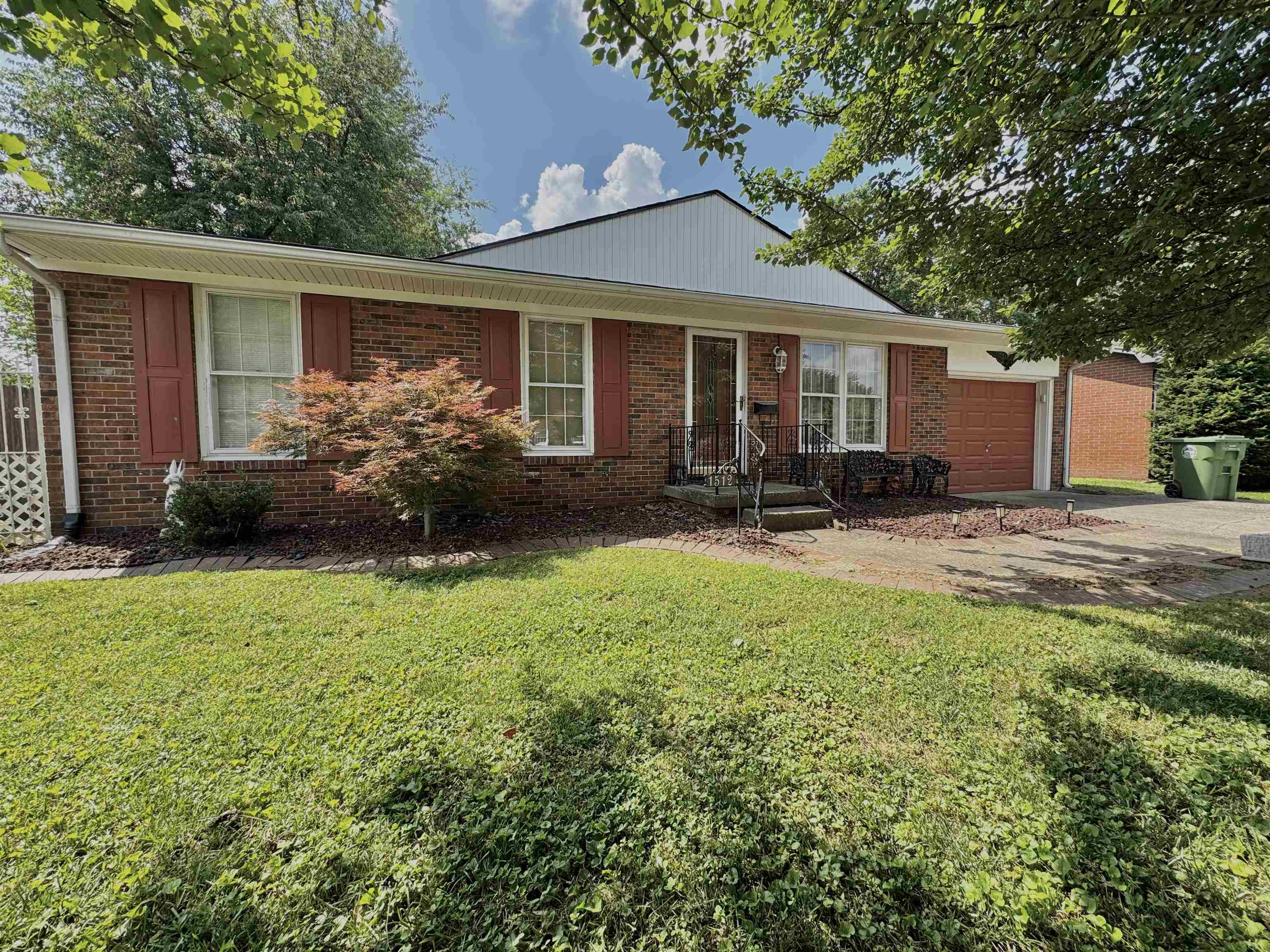 1512 Tamarack Rd, Owensboro, Kentucky 42301, 3 Bedrooms Bedrooms, ,1 BathroomBathrooms,Single Family Residence,For Sale,Tamarack Rd,92784