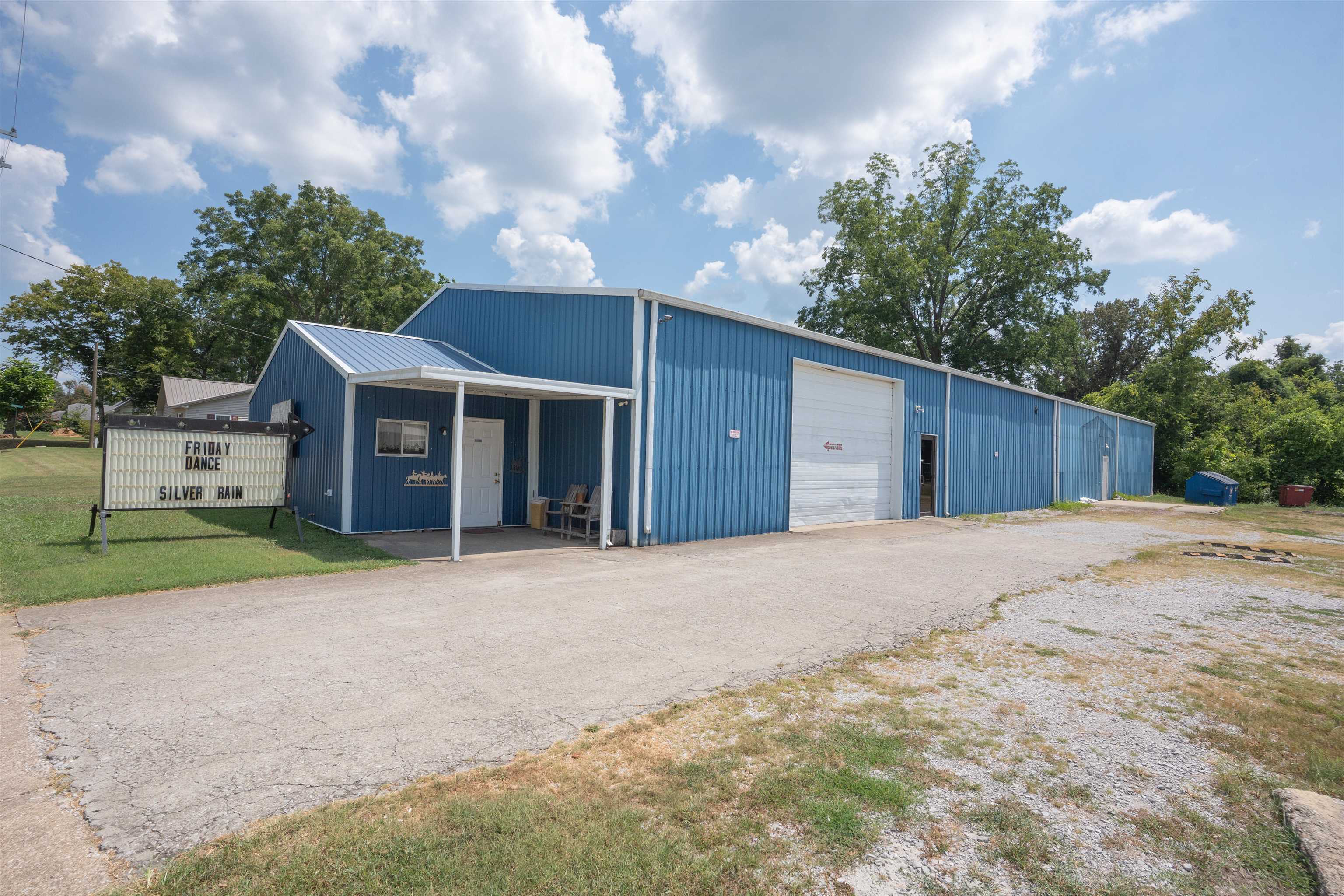 509 7th, Livermore, Kentucky 42352, ,Business,For Sale,7th,92786