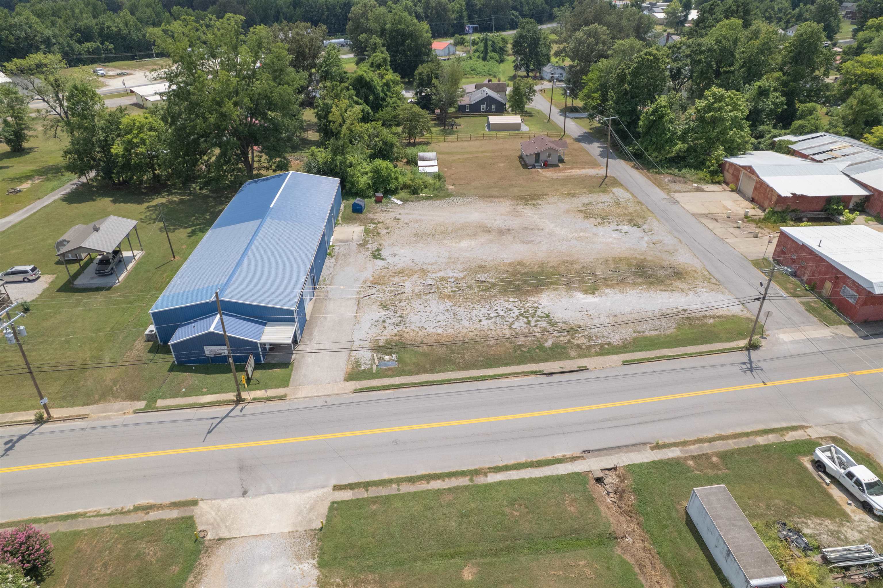 509 7th, Livermore, Kentucky 42352, ,Business,For Sale,7th,92786