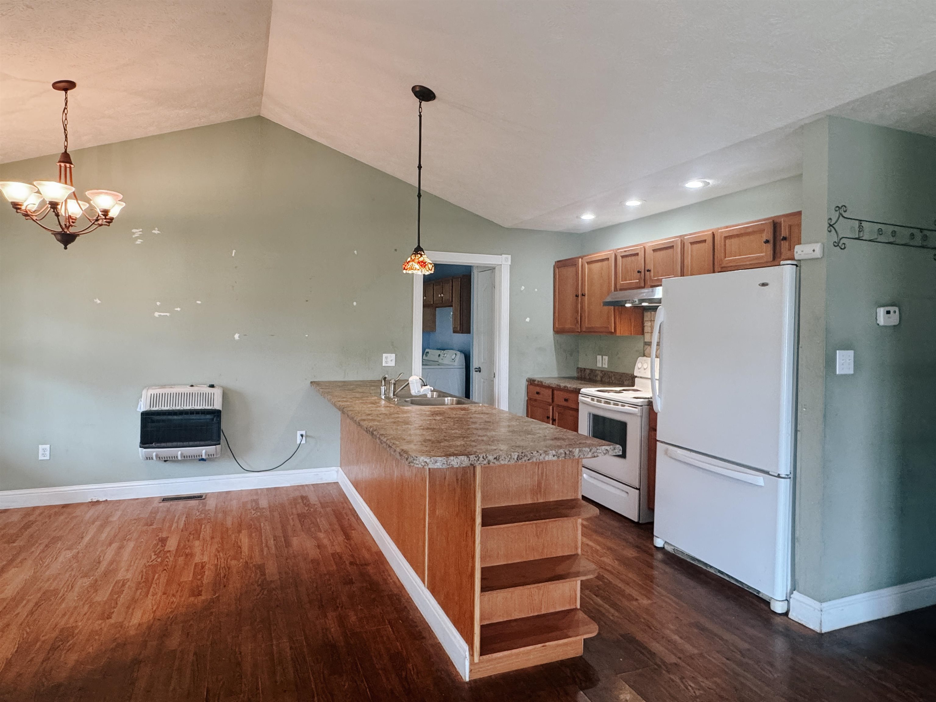 220 Post Office Ln, Centertown, Kentucky 42328, 2 Bedrooms Bedrooms, ,1 BathroomBathrooms,Single Family Residence,For Sale,Post Office Ln,92788