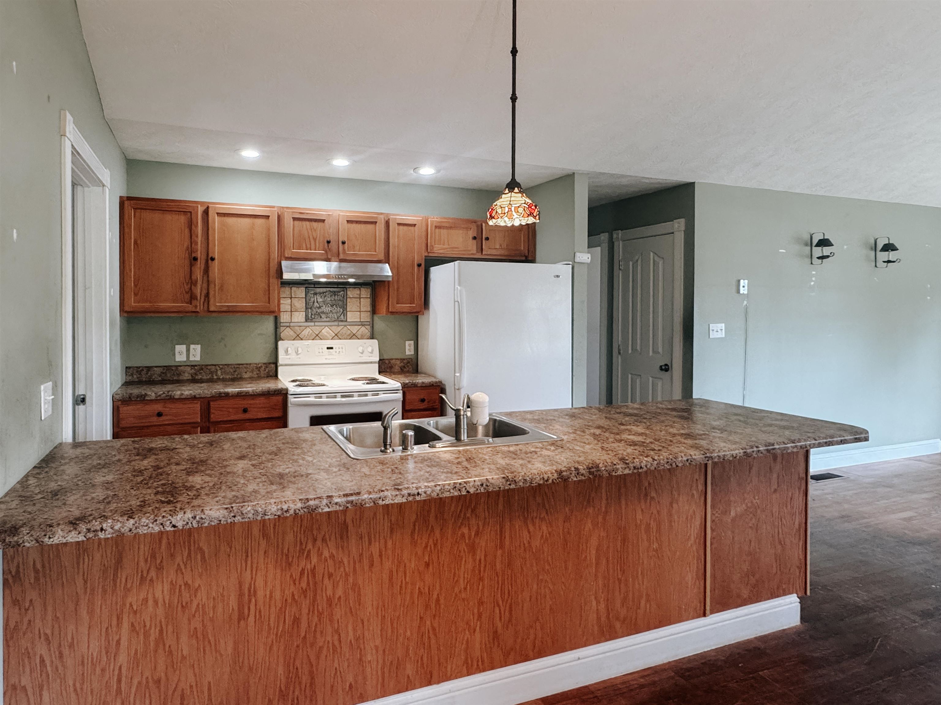 220 Post Office Ln, Centertown, Kentucky 42328, 2 Bedrooms Bedrooms, ,1 BathroomBathrooms,Single Family Residence,For Sale,Post Office Ln,92788