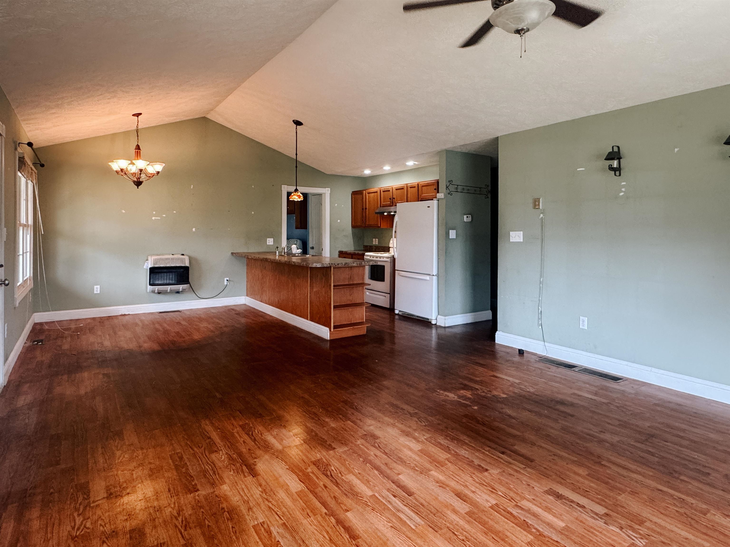 220 Post Office Ln, Centertown, Kentucky 42328, 2 Bedrooms Bedrooms, ,1 BathroomBathrooms,Single Family Residence,For Sale,Post Office Ln,92788