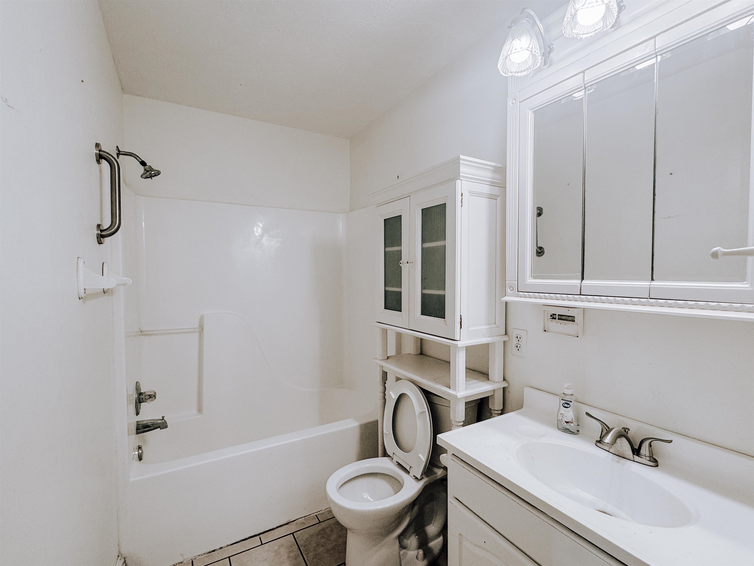 220 Post Office Ln, Centertown, Kentucky 42328, 2 Bedrooms Bedrooms, ,1 BathroomBathrooms,Single Family Residence,For Sale,Post Office Ln,92788