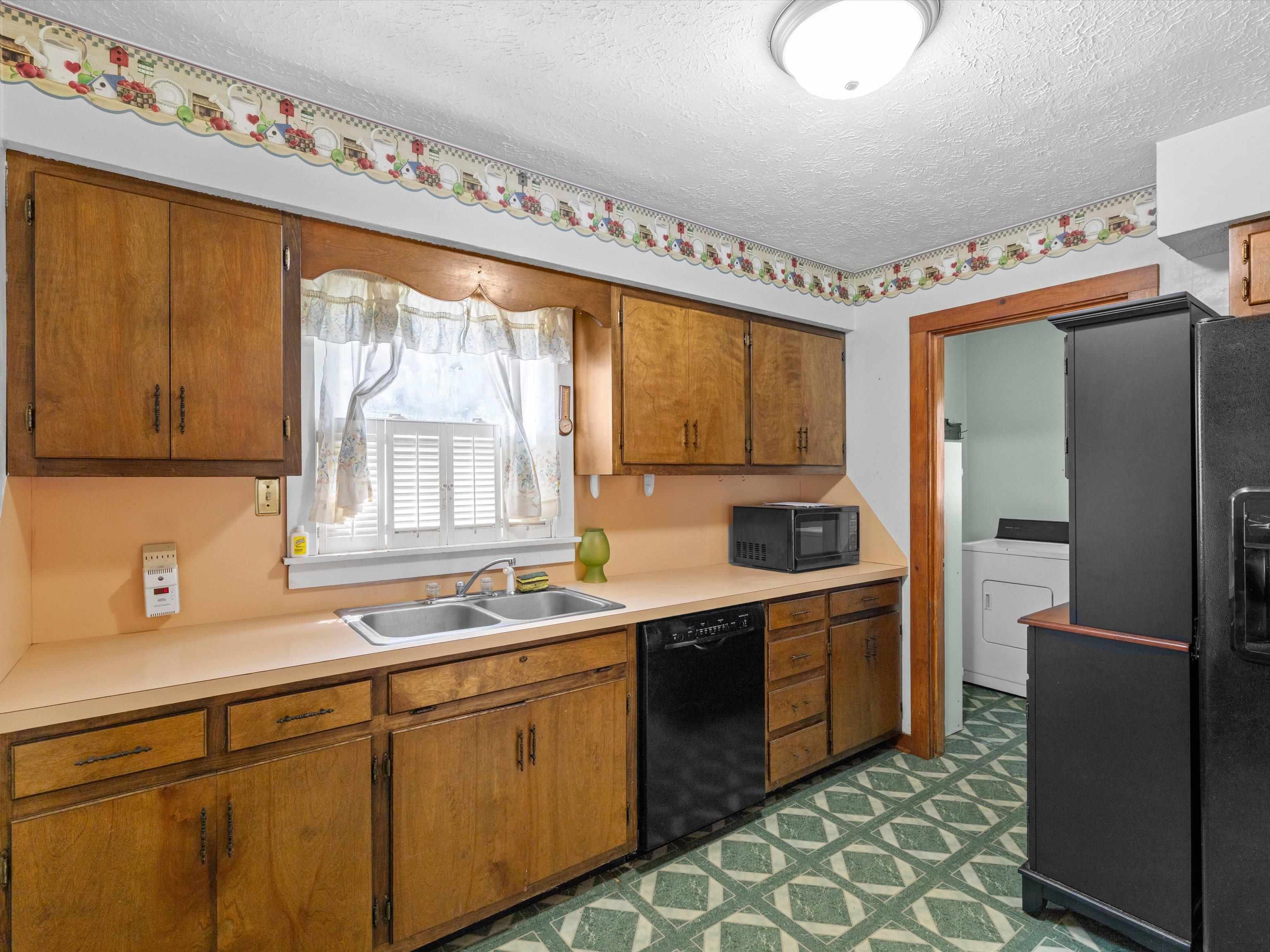 715 Eastwood Drive, Owensboro, Kentucky 42303, 2 Bedrooms Bedrooms, ,1 BathroomBathrooms,Single Family Residence,For Sale,Eastwood Drive,92790