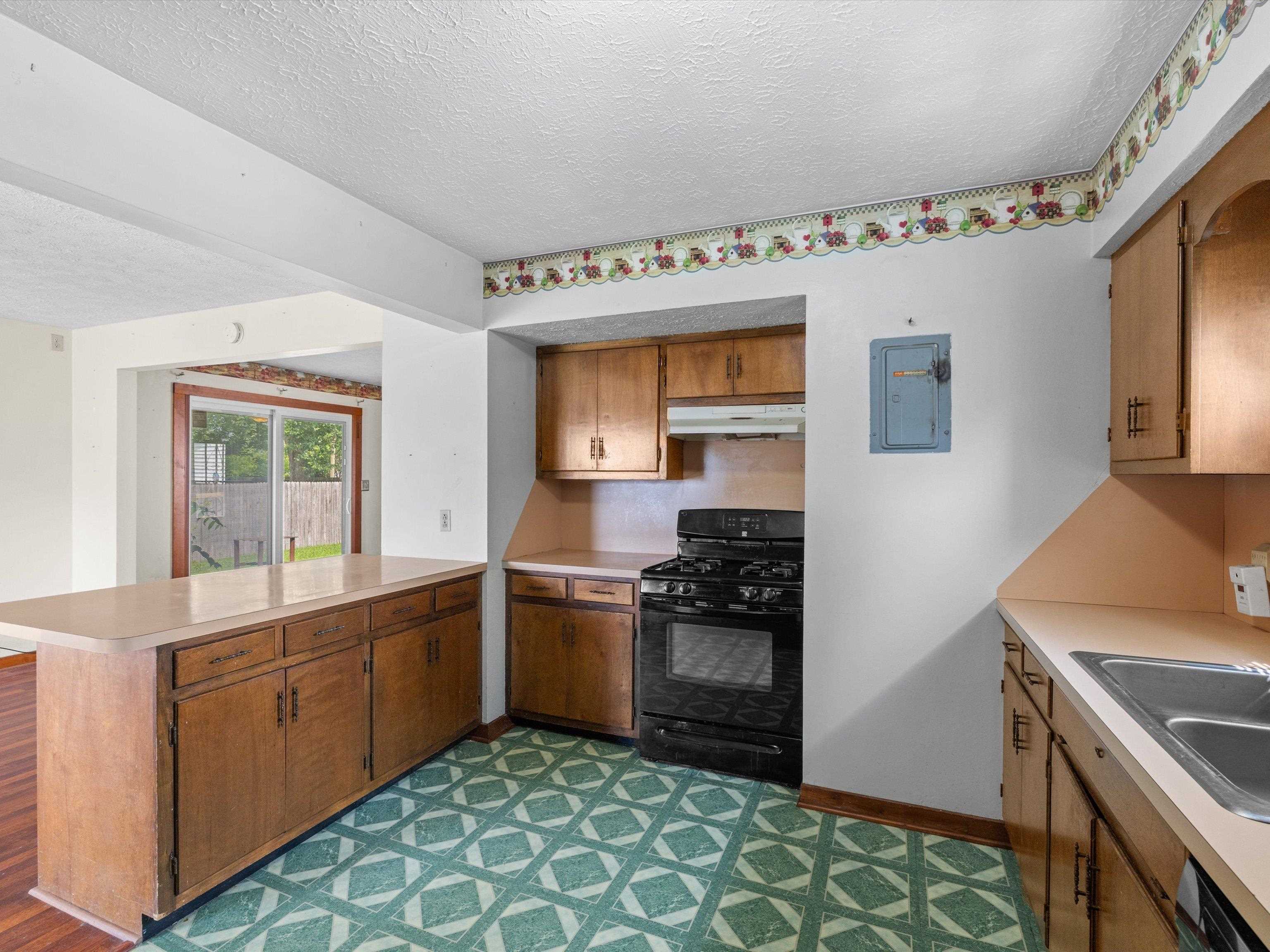 715 Eastwood Drive, Owensboro, Kentucky 42303, 2 Bedrooms Bedrooms, ,1 BathroomBathrooms,Single Family Residence,For Sale,Eastwood Drive,92790