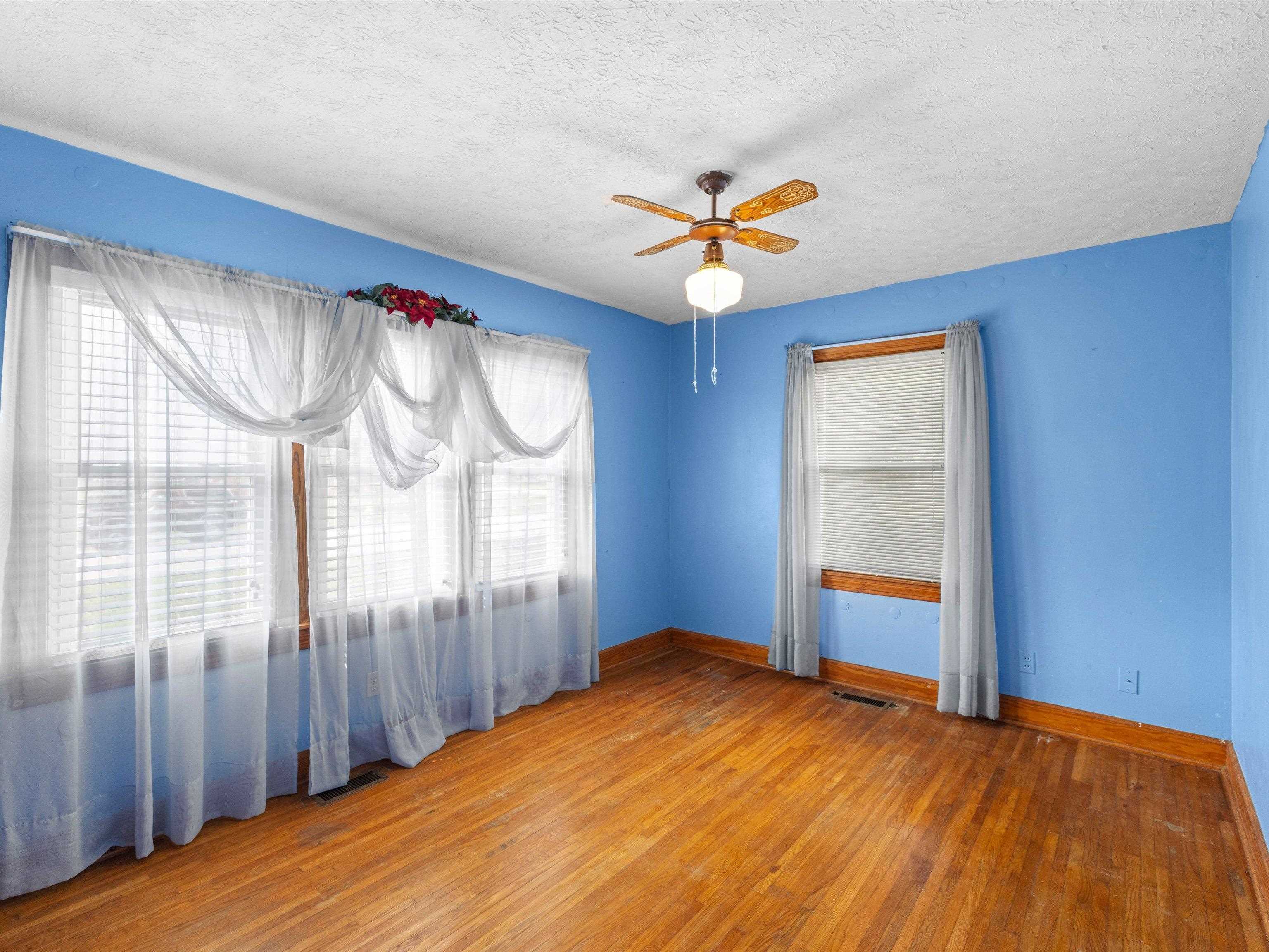 715 Eastwood Drive, Owensboro, Kentucky 42303, 2 Bedrooms Bedrooms, ,1 BathroomBathrooms,Single Family Residence,For Sale,Eastwood Drive,92790