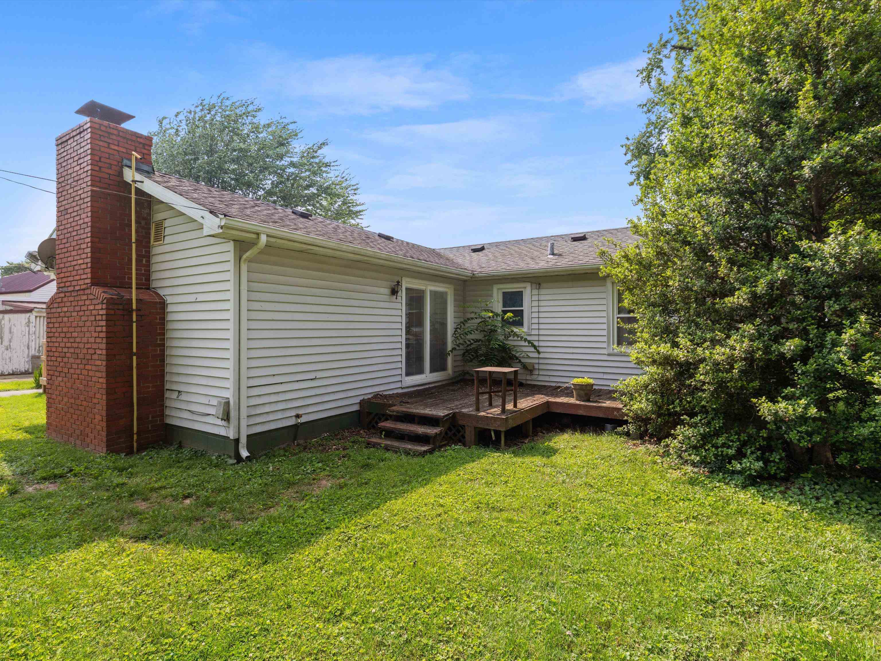 715 Eastwood Drive, Owensboro, Kentucky 42303, 2 Bedrooms Bedrooms, ,1 BathroomBathrooms,Single Family Residence,For Sale,Eastwood Drive,92790