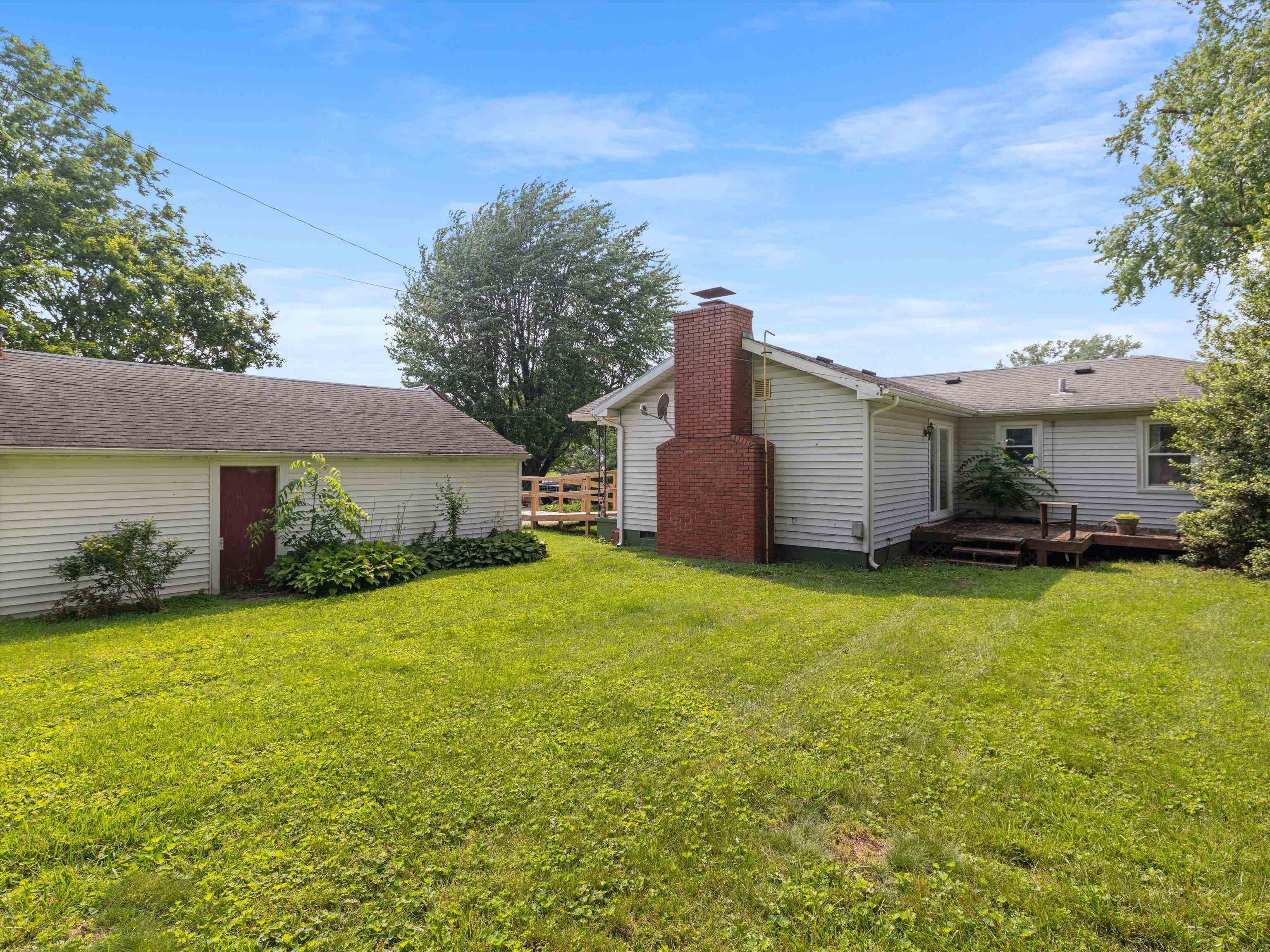 715 Eastwood Drive, Owensboro, Kentucky 42303, 2 Bedrooms Bedrooms, ,1 BathroomBathrooms,Single Family Residence,For Sale,Eastwood Drive,92790