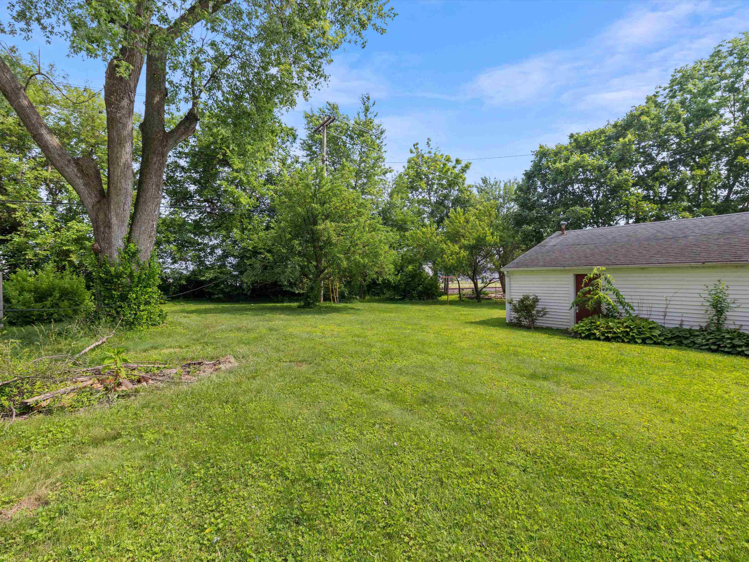 715 Eastwood Drive, Owensboro, Kentucky 42303, 2 Bedrooms Bedrooms, ,1 BathroomBathrooms,Single Family Residence,For Sale,Eastwood Drive,92790