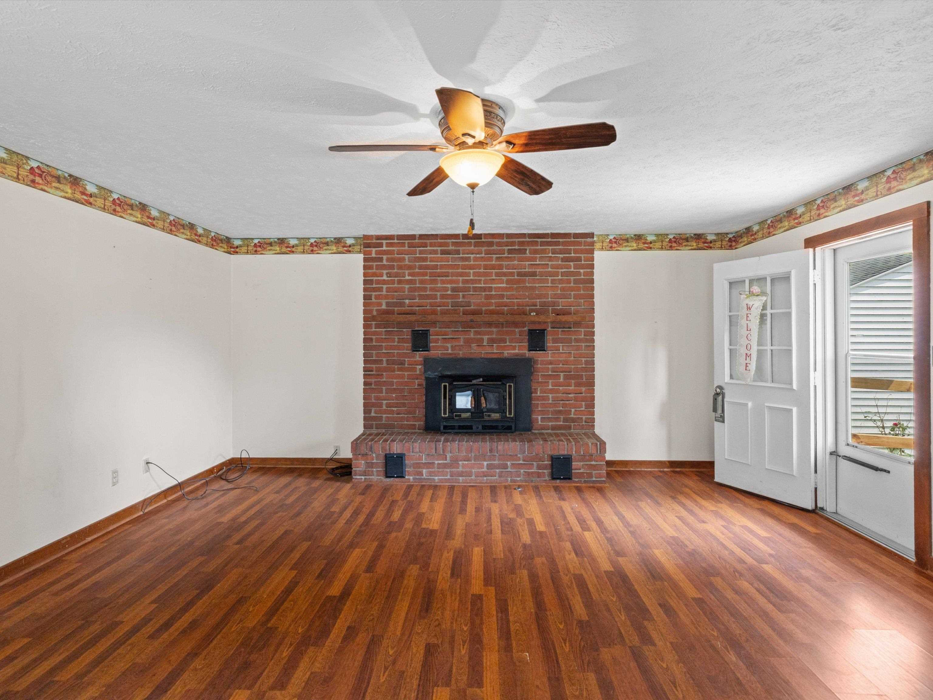 715 Eastwood Drive, Owensboro, Kentucky 42303, 2 Bedrooms Bedrooms, ,1 BathroomBathrooms,Single Family Residence,For Sale,Eastwood Drive,92790