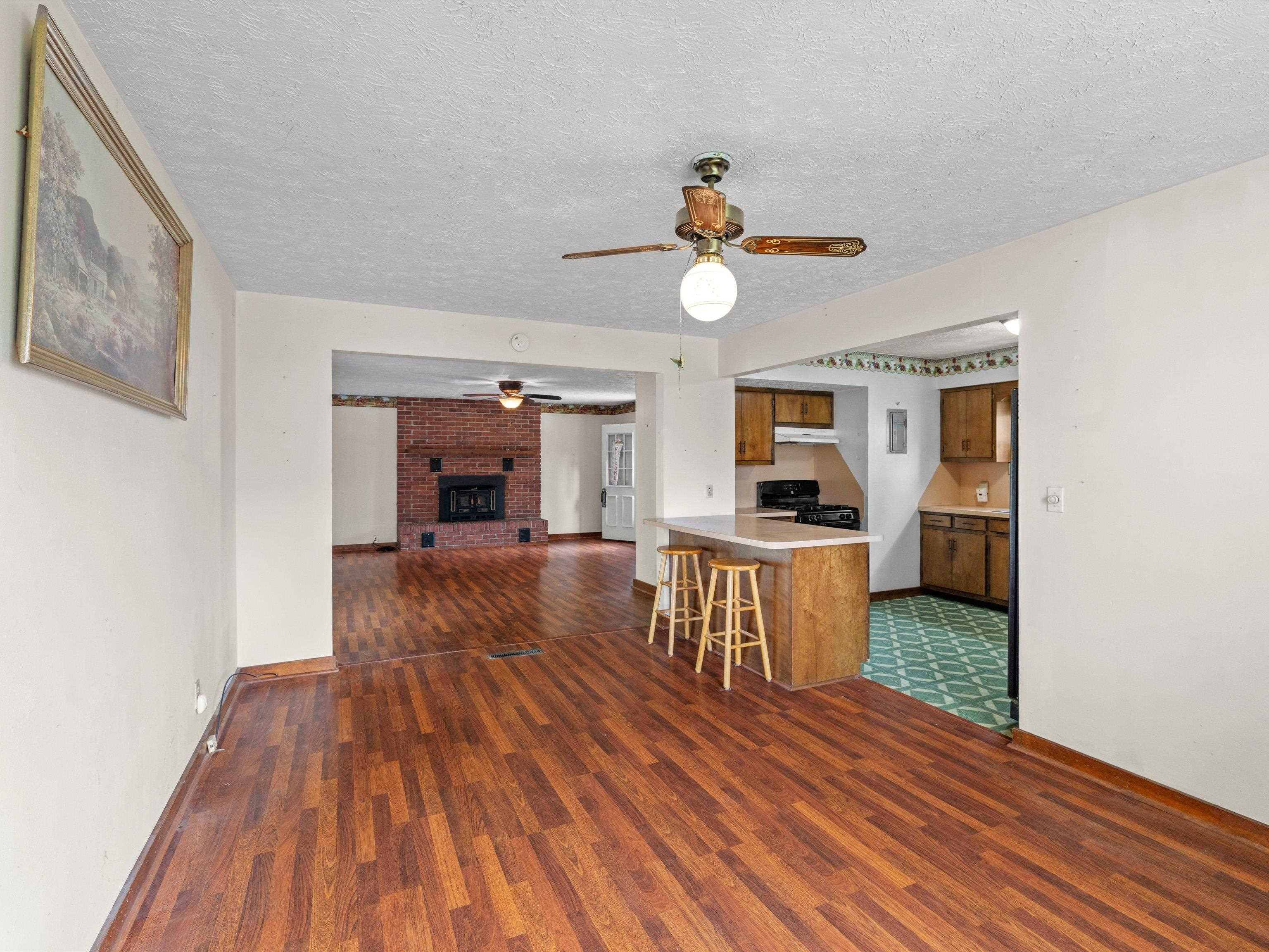 715 Eastwood Drive, Owensboro, Kentucky 42303, 2 Bedrooms Bedrooms, ,1 BathroomBathrooms,Single Family Residence,For Sale,Eastwood Drive,92790