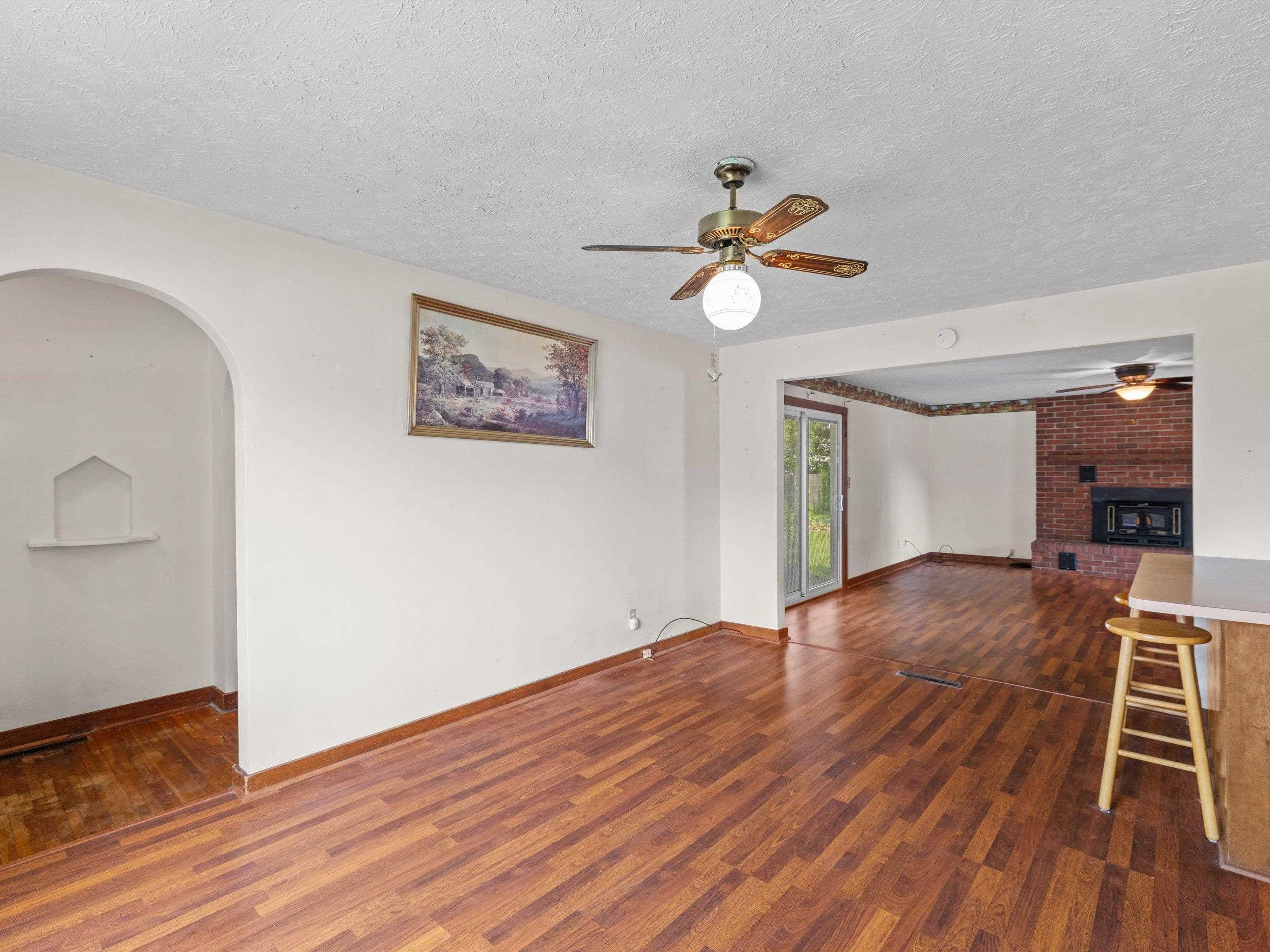 715 Eastwood Drive, Owensboro, Kentucky 42303, 2 Bedrooms Bedrooms, ,1 BathroomBathrooms,Single Family Residence,For Sale,Eastwood Drive,92790
