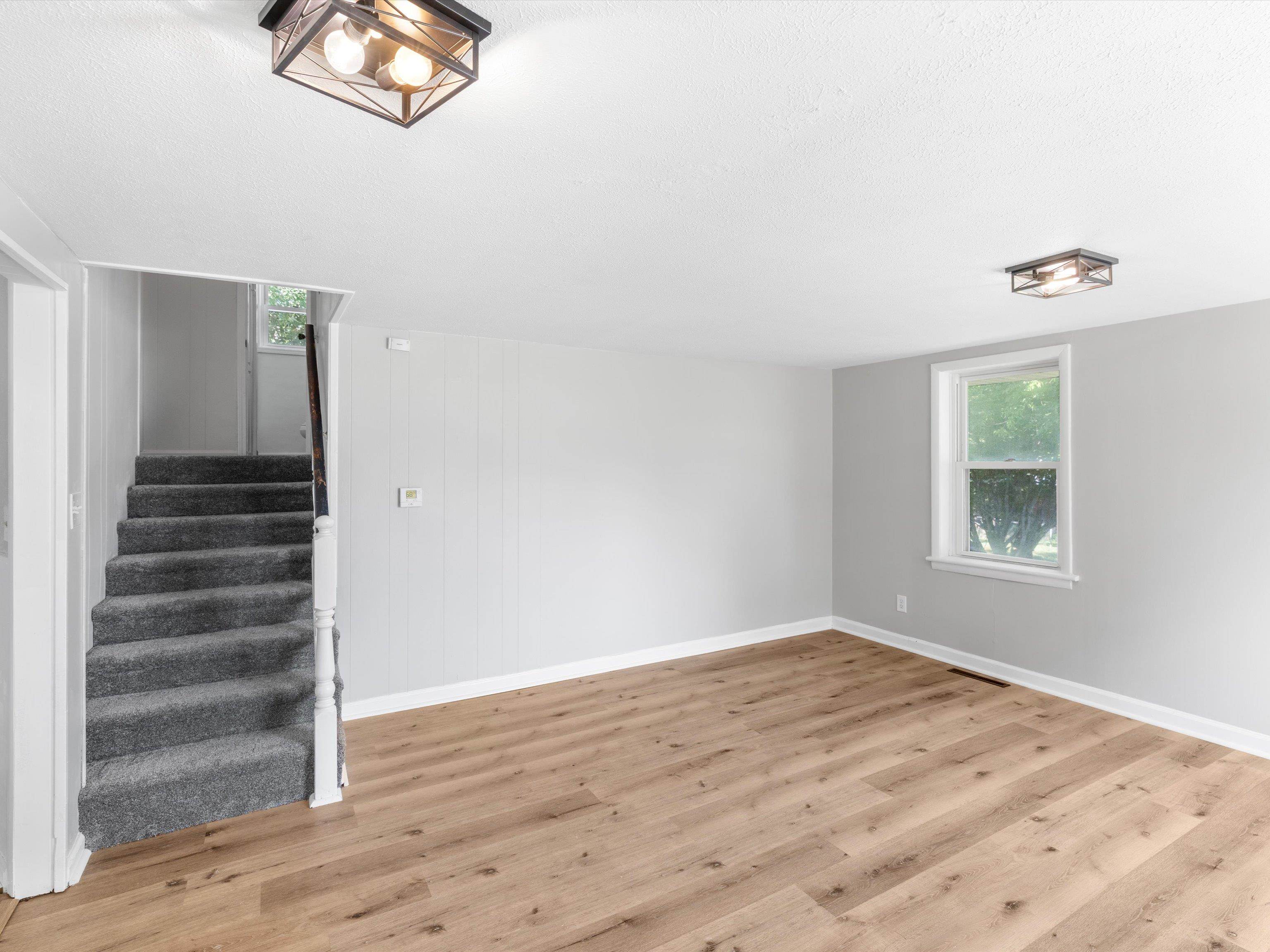 3011 Elmwood Dr, Henderson, Kentucky 42420, 2 Bedrooms Bedrooms, ,1 BathroomBathrooms,Single Family Residence,For Sale,Elmwood Dr,92793