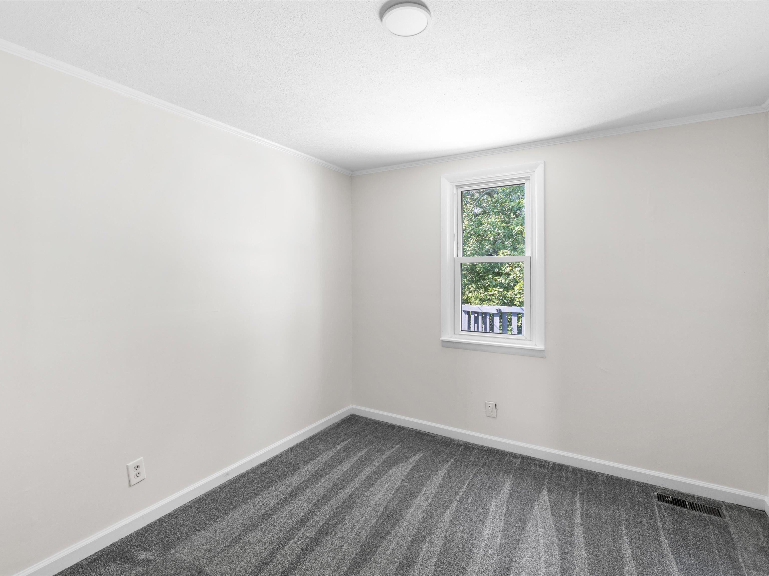 3011 Elmwood Dr, Henderson, Kentucky 42420, 2 Bedrooms Bedrooms, ,1 BathroomBathrooms,Single Family Residence,For Sale,Elmwood Dr,92793