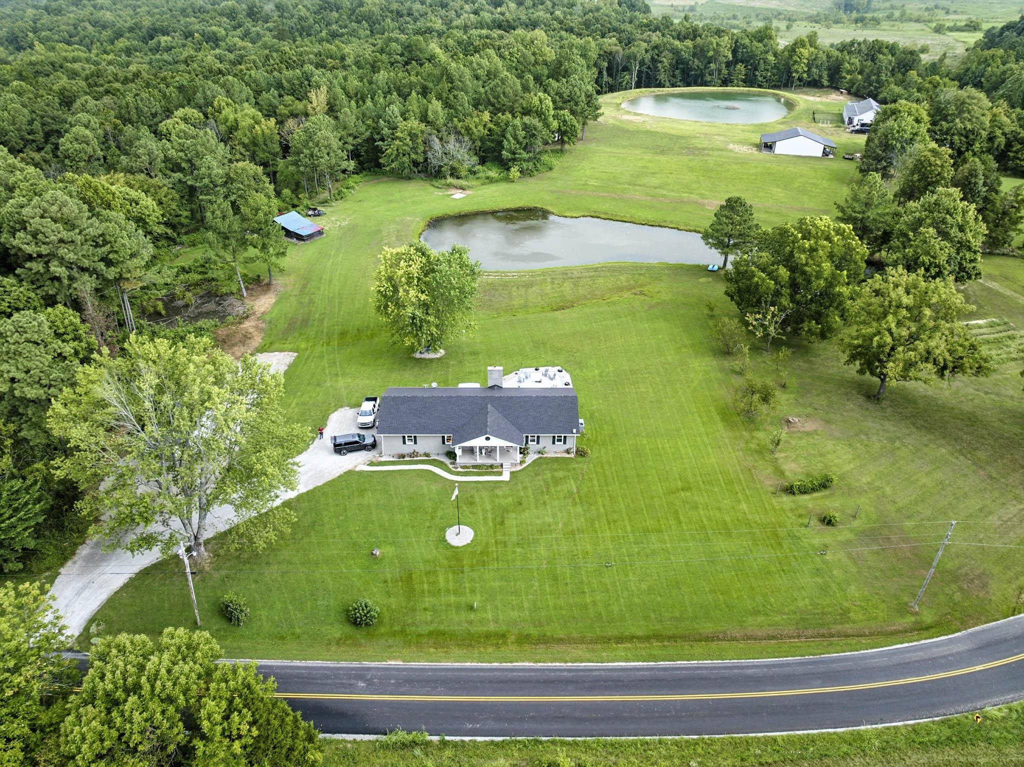 3189 Love Lee Road, Morgantown, Kentucky 42261, 3 Bedrooms Bedrooms, ,2 BathroomsBathrooms,Single Family Residence,For Sale,Love Lee Road,92794
