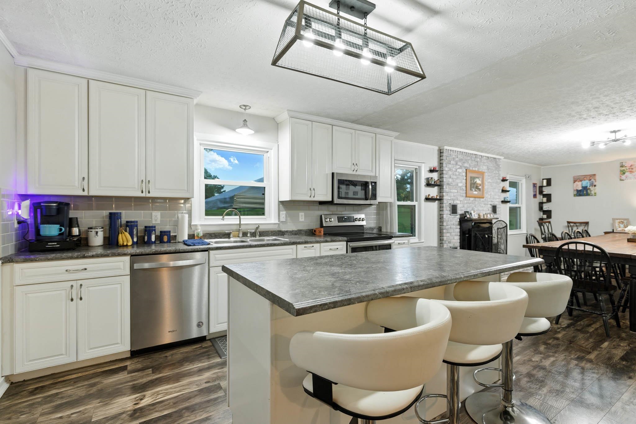 3189 Love Lee Road, Morgantown, Kentucky 42261, 3 Bedrooms Bedrooms, ,2 BathroomsBathrooms,Single Family Residence,For Sale,Love Lee Road,92794