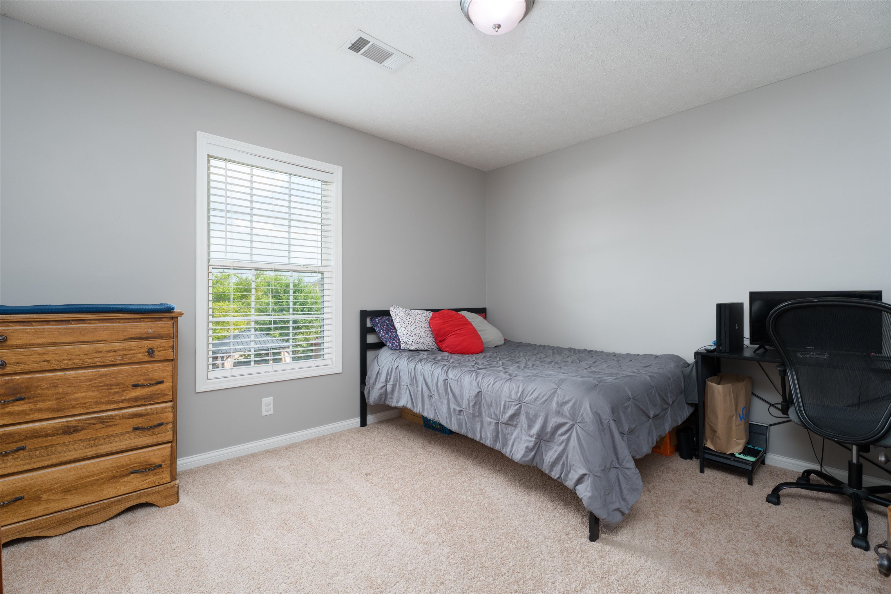 2957 Summer Point Court, Owensboro, Kentucky 42303, 5 Bedrooms Bedrooms, ,2 BathroomsBathrooms,Single Family Residence,For Sale,Summer Point Court,92795