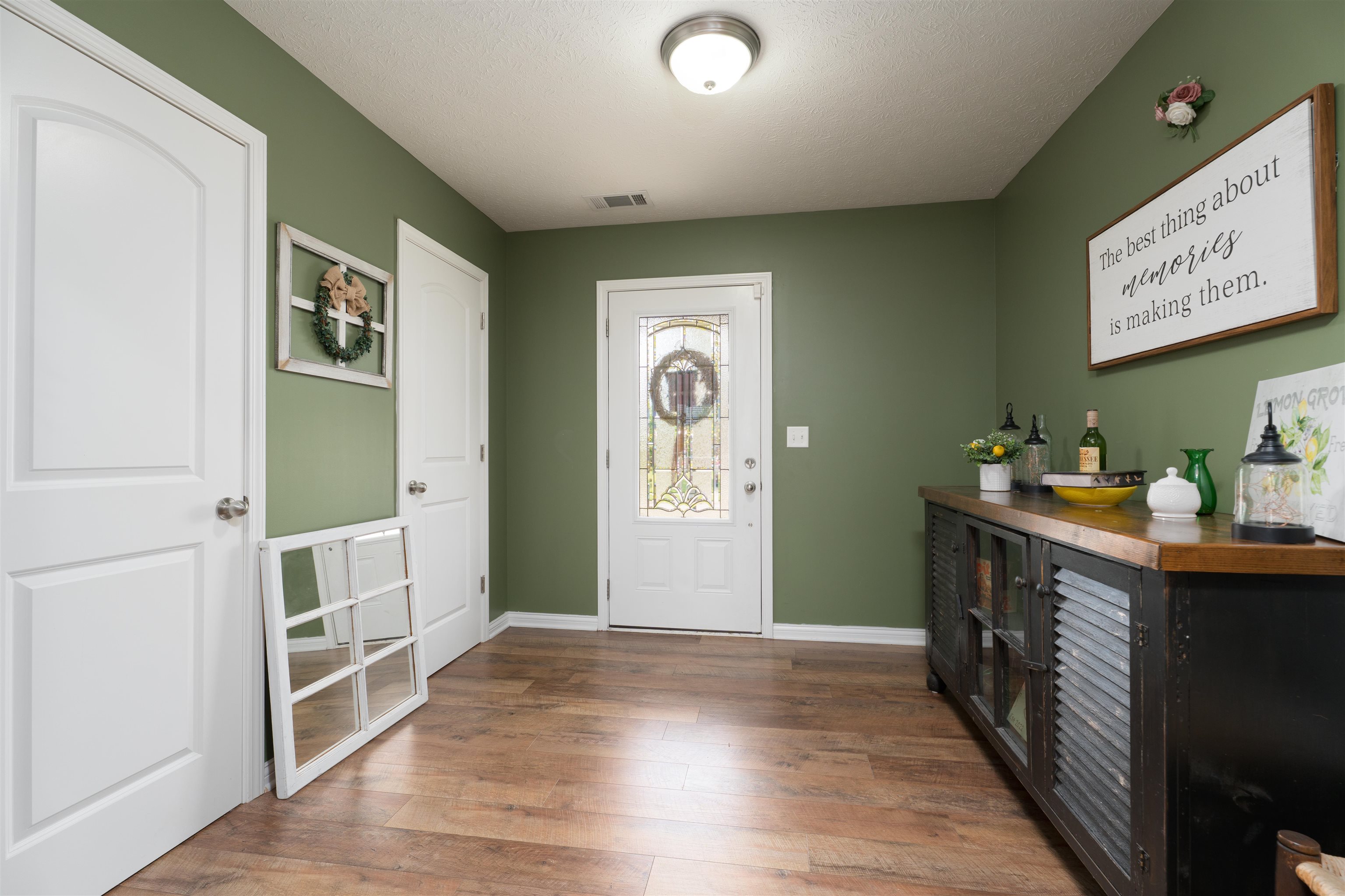 2957 Summer Point Court, Owensboro, Kentucky 42303, 5 Bedrooms Bedrooms, ,2 BathroomsBathrooms,Single Family Residence,For Sale,Summer Point Court,92795