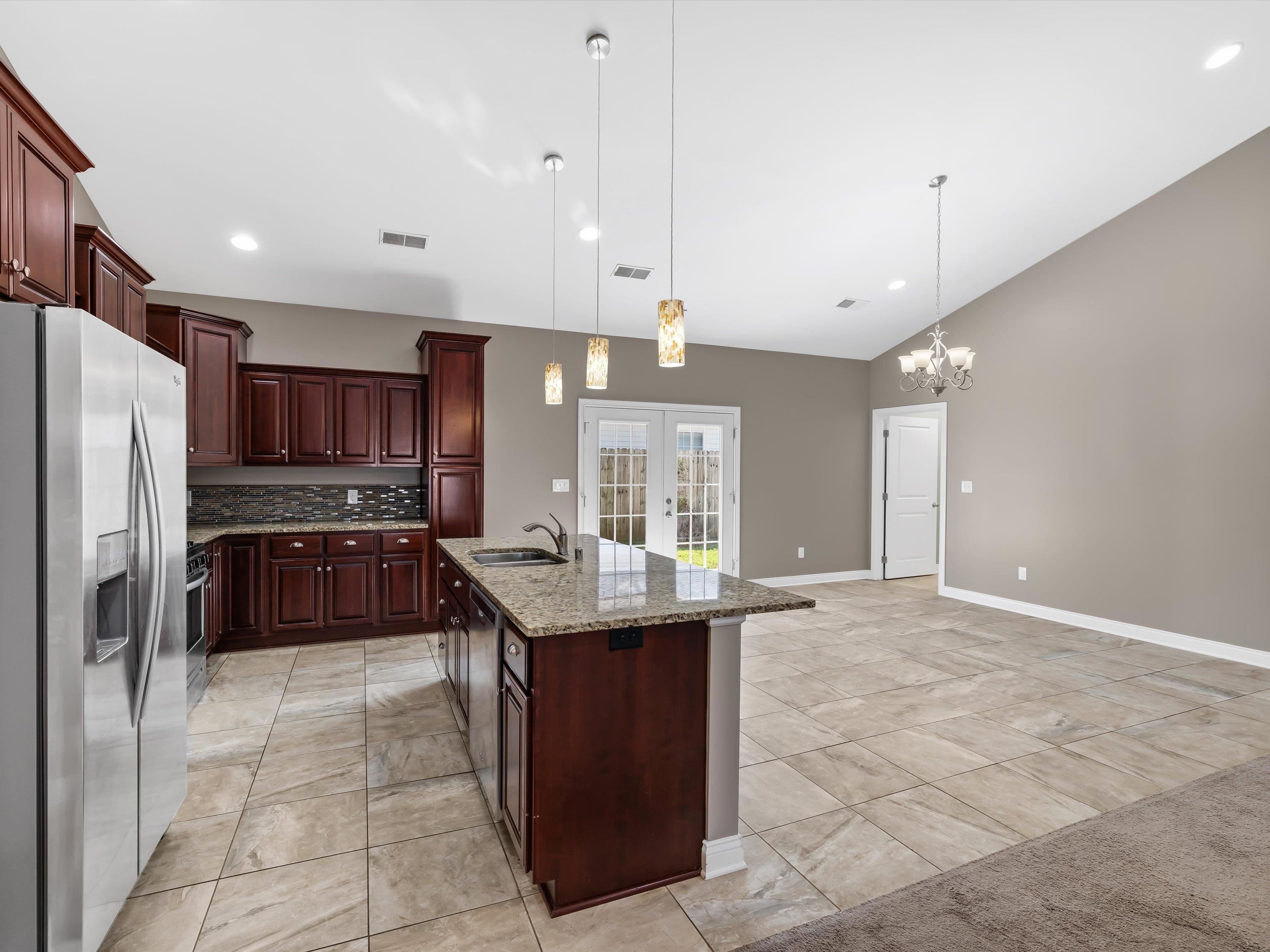 5060 Diamond Drive, Owensboro, Kentucky 42303, 3 Bedrooms Bedrooms, ,2 BathroomsBathrooms,Single Family Residence,For Sale,Diamond Drive,92796