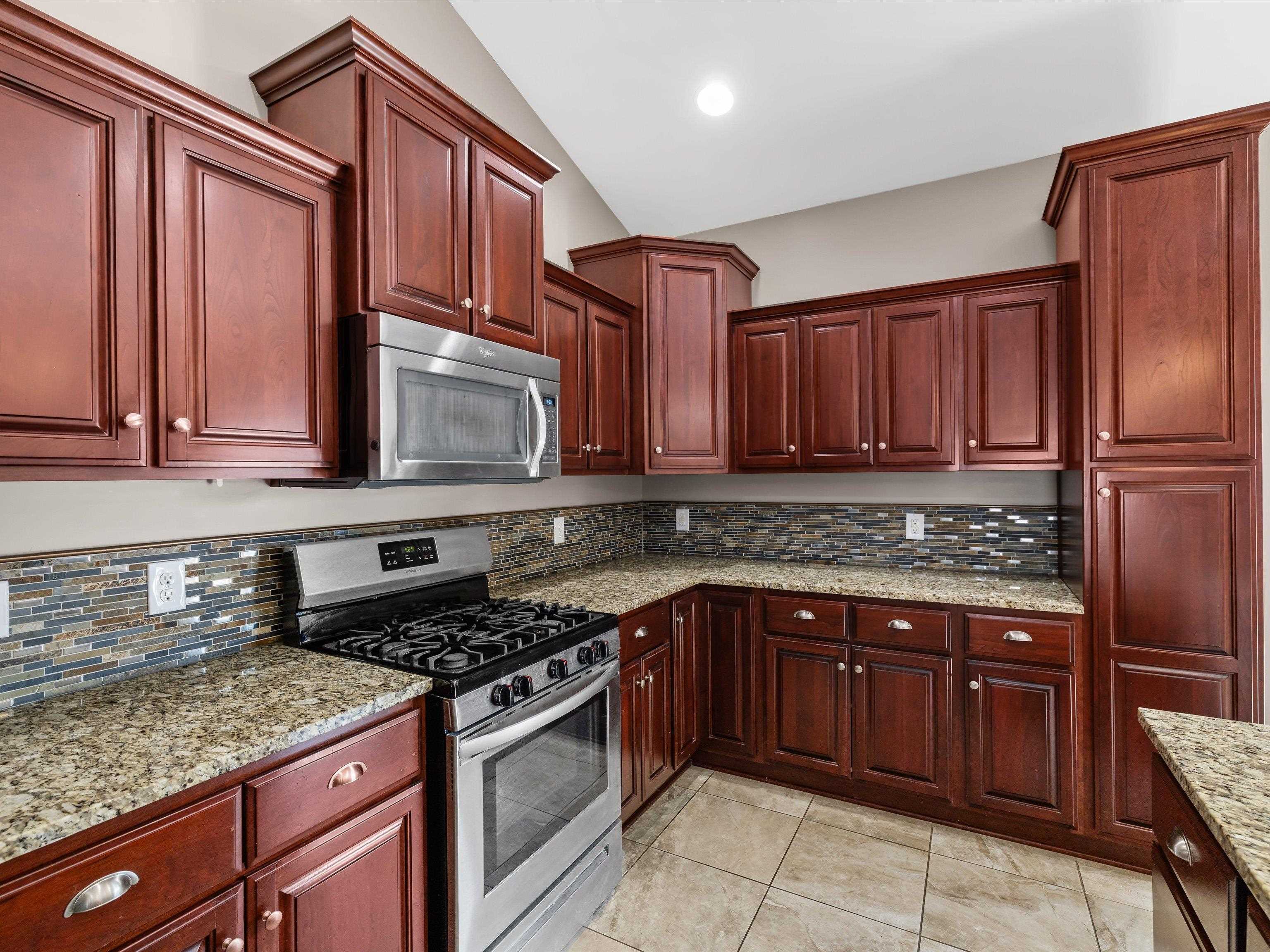 5060 Diamond Drive, Owensboro, Kentucky 42303, 3 Bedrooms Bedrooms, ,2 BathroomsBathrooms,Single Family Residence,For Sale,Diamond Drive,92796