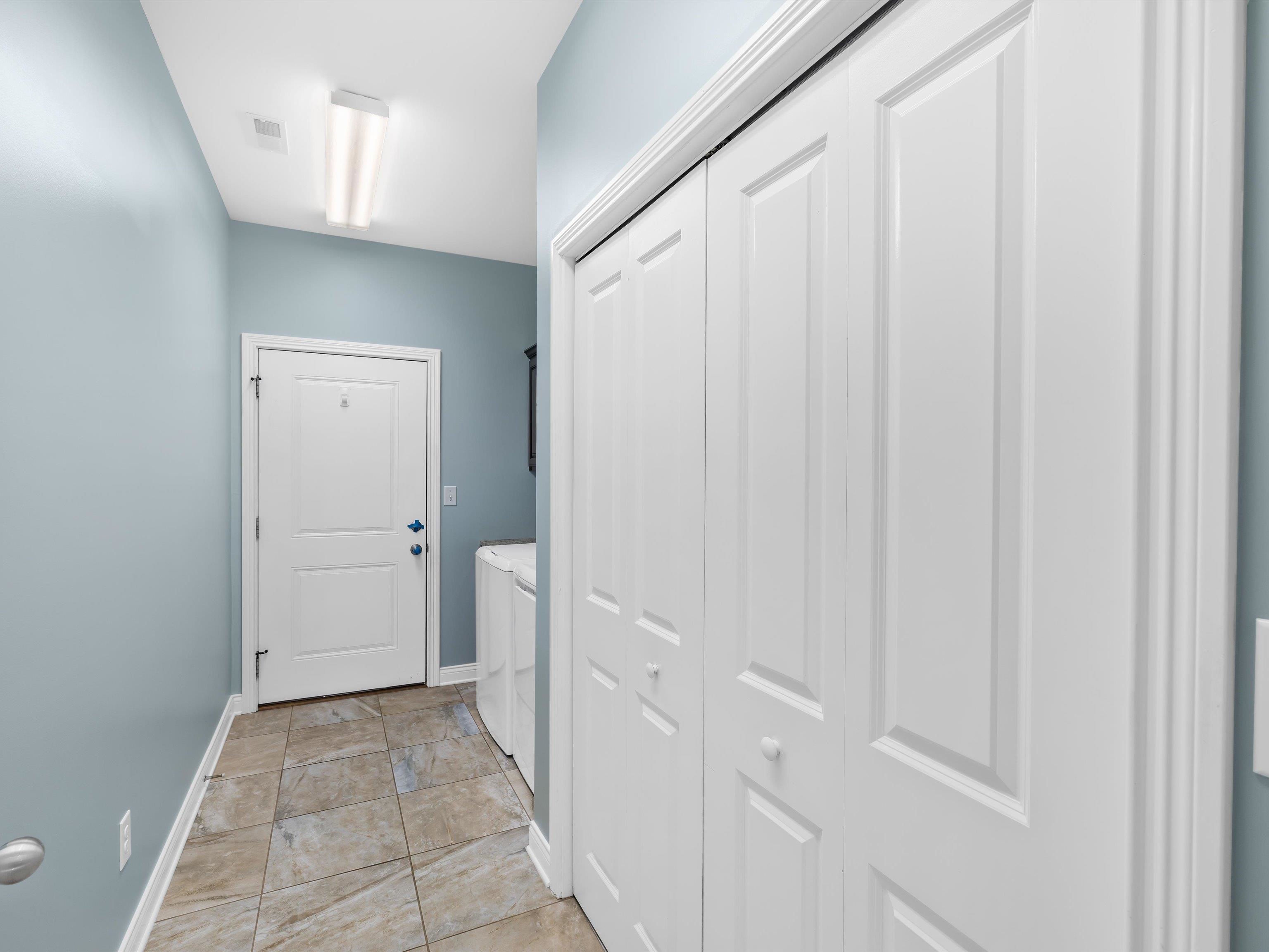 5060 Diamond Drive, Owensboro, Kentucky 42303, 3 Bedrooms Bedrooms, ,2 BathroomsBathrooms,Single Family Residence,For Sale,Diamond Drive,92796
