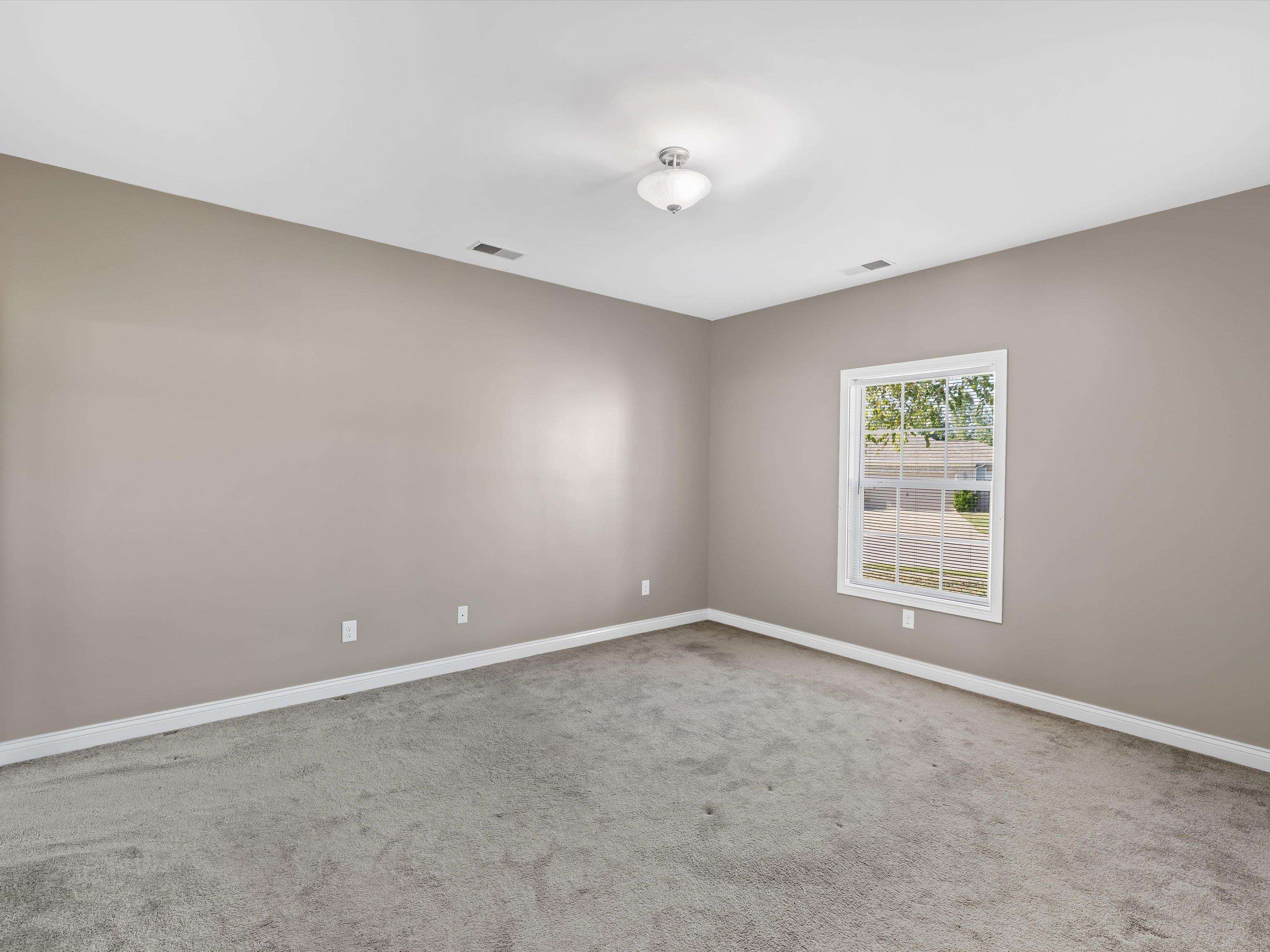 5060 Diamond Drive, Owensboro, Kentucky 42303, 3 Bedrooms Bedrooms, ,2 BathroomsBathrooms,Single Family Residence,For Sale,Diamond Drive,92796