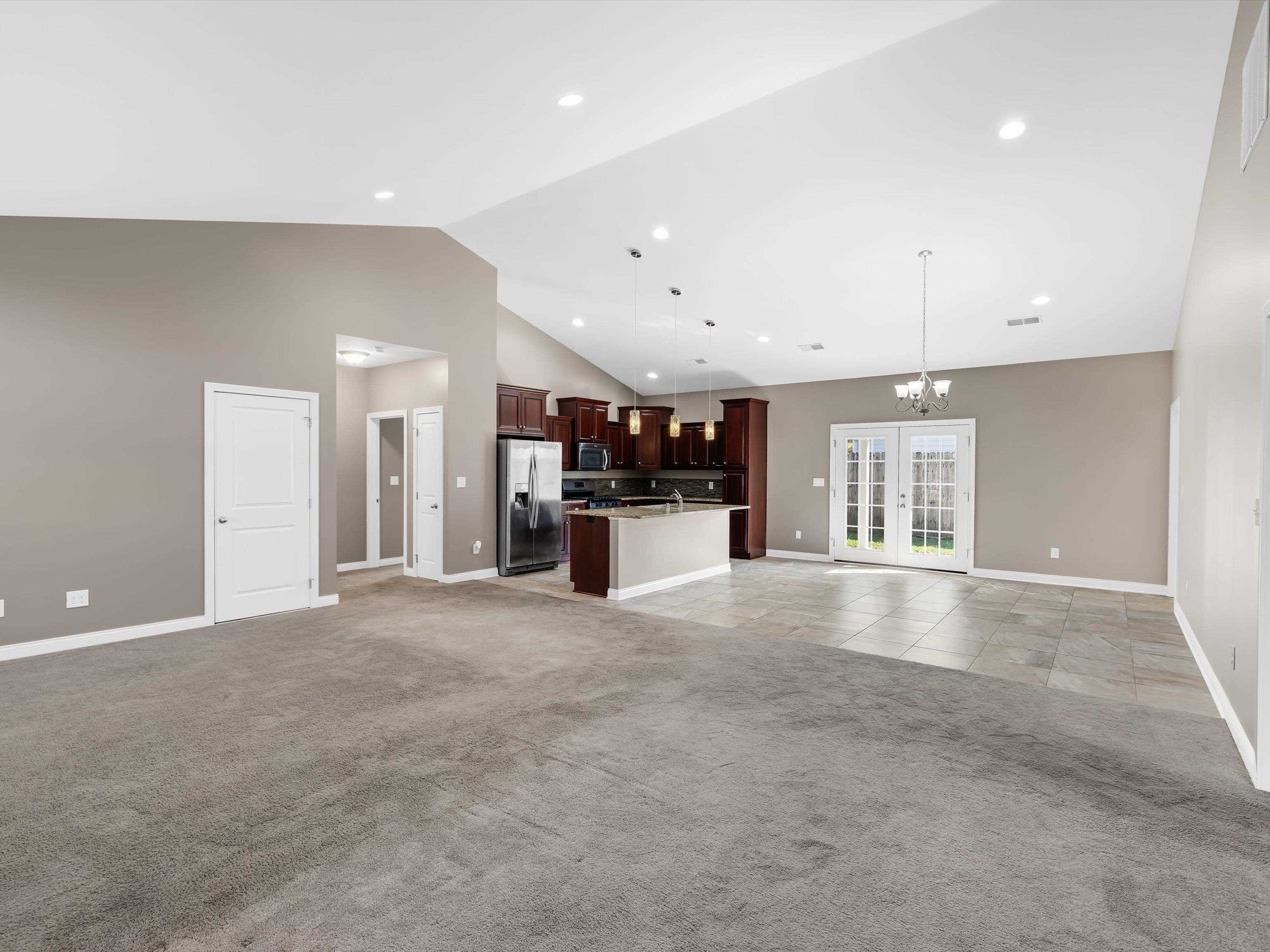 5060 Diamond Drive, Owensboro, Kentucky 42303, 3 Bedrooms Bedrooms, ,2 BathroomsBathrooms,Single Family Residence,For Sale,Diamond Drive,92796
