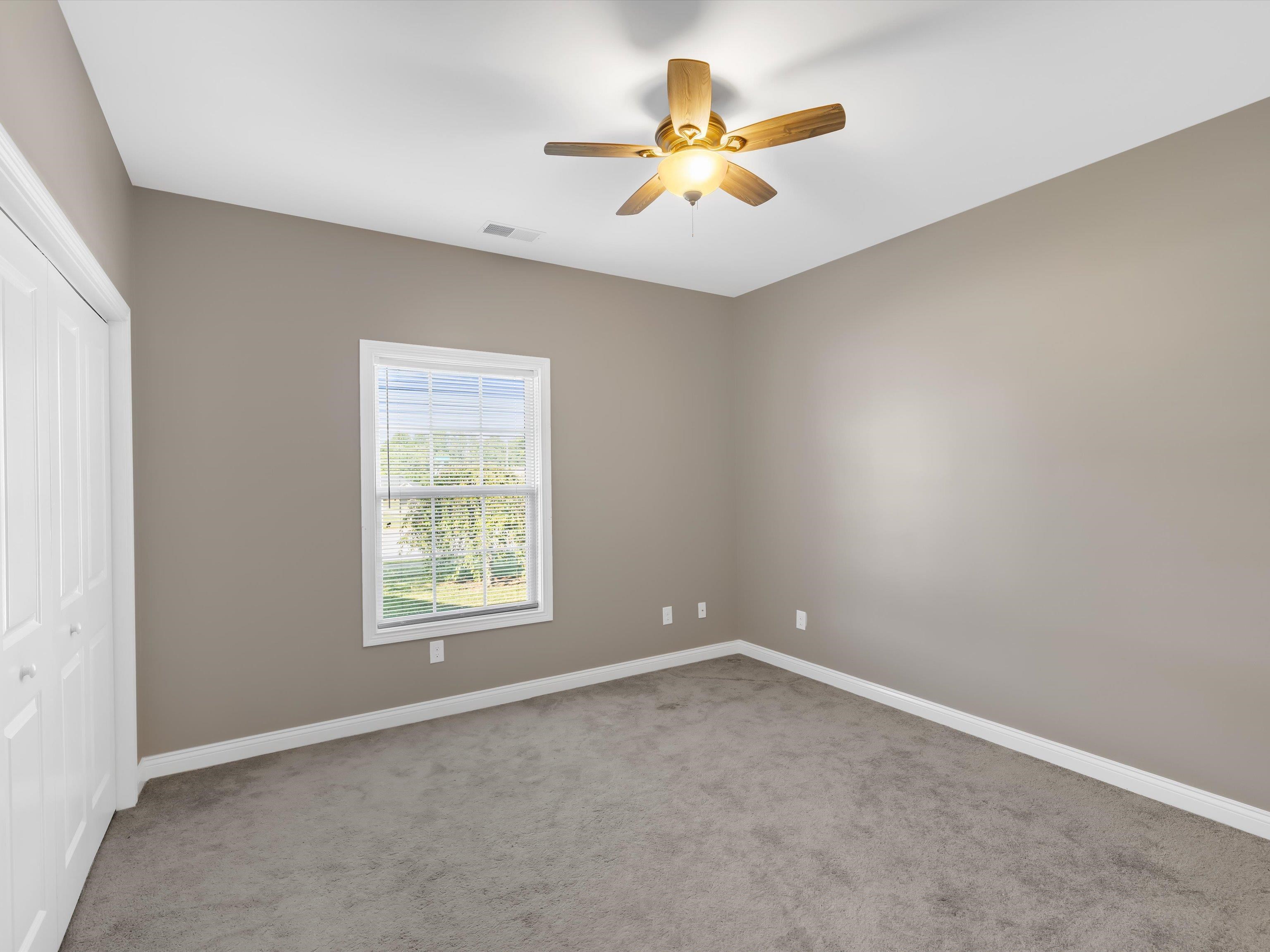 5060 Diamond Drive, Owensboro, Kentucky 42303, 3 Bedrooms Bedrooms, ,2 BathroomsBathrooms,Single Family Residence,For Sale,Diamond Drive,92796