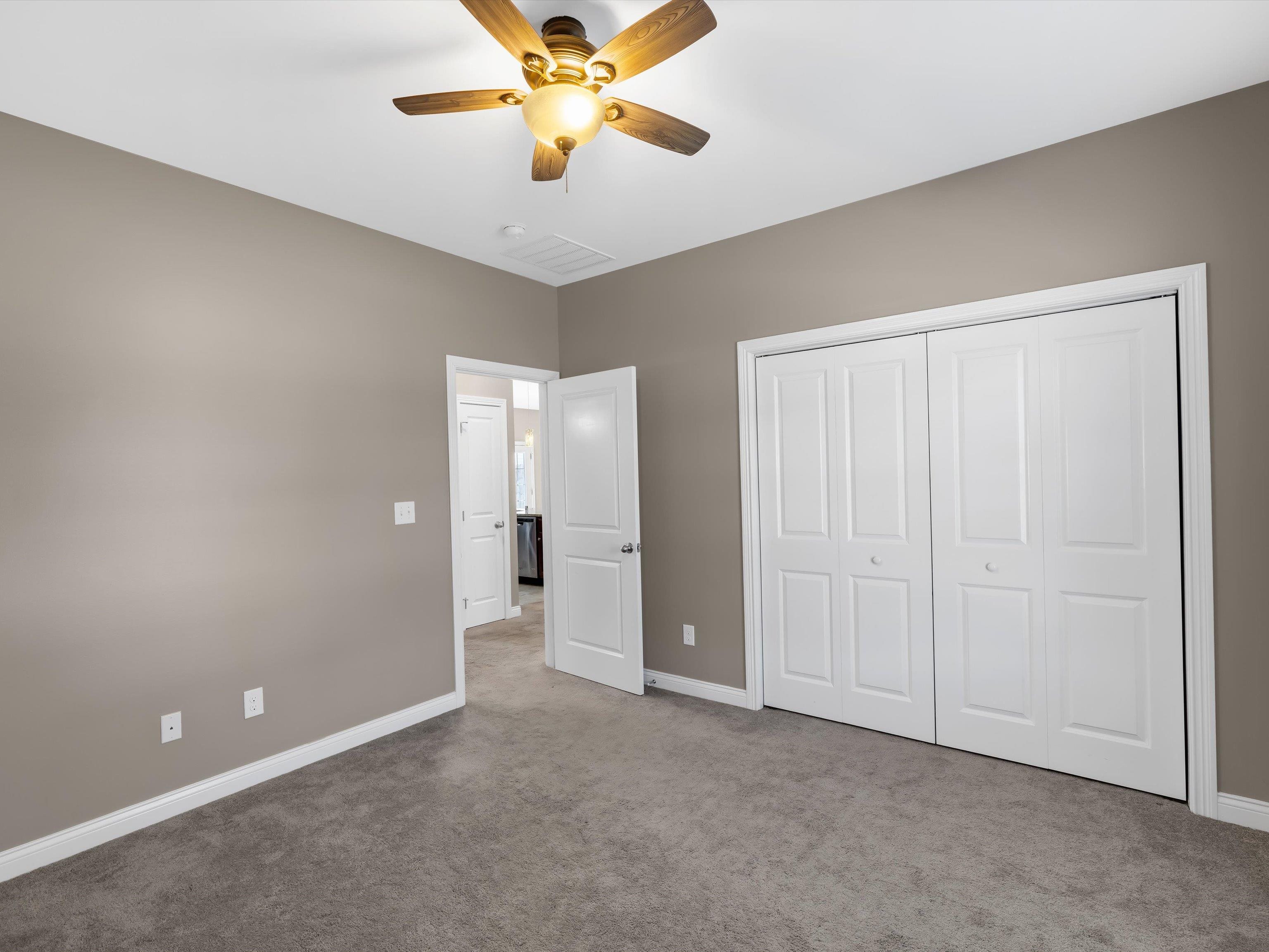 5060 Diamond Drive, Owensboro, Kentucky 42303, 3 Bedrooms Bedrooms, ,2 BathroomsBathrooms,Single Family Residence,For Sale,Diamond Drive,92796