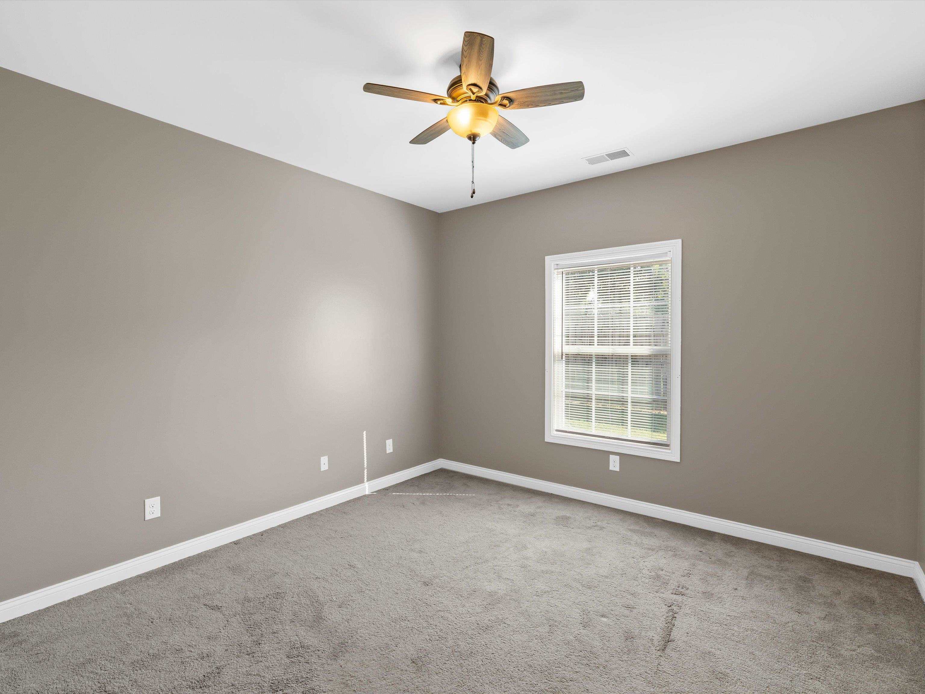 5060 Diamond Drive, Owensboro, Kentucky 42303, 3 Bedrooms Bedrooms, ,2 BathroomsBathrooms,Single Family Residence,For Sale,Diamond Drive,92796