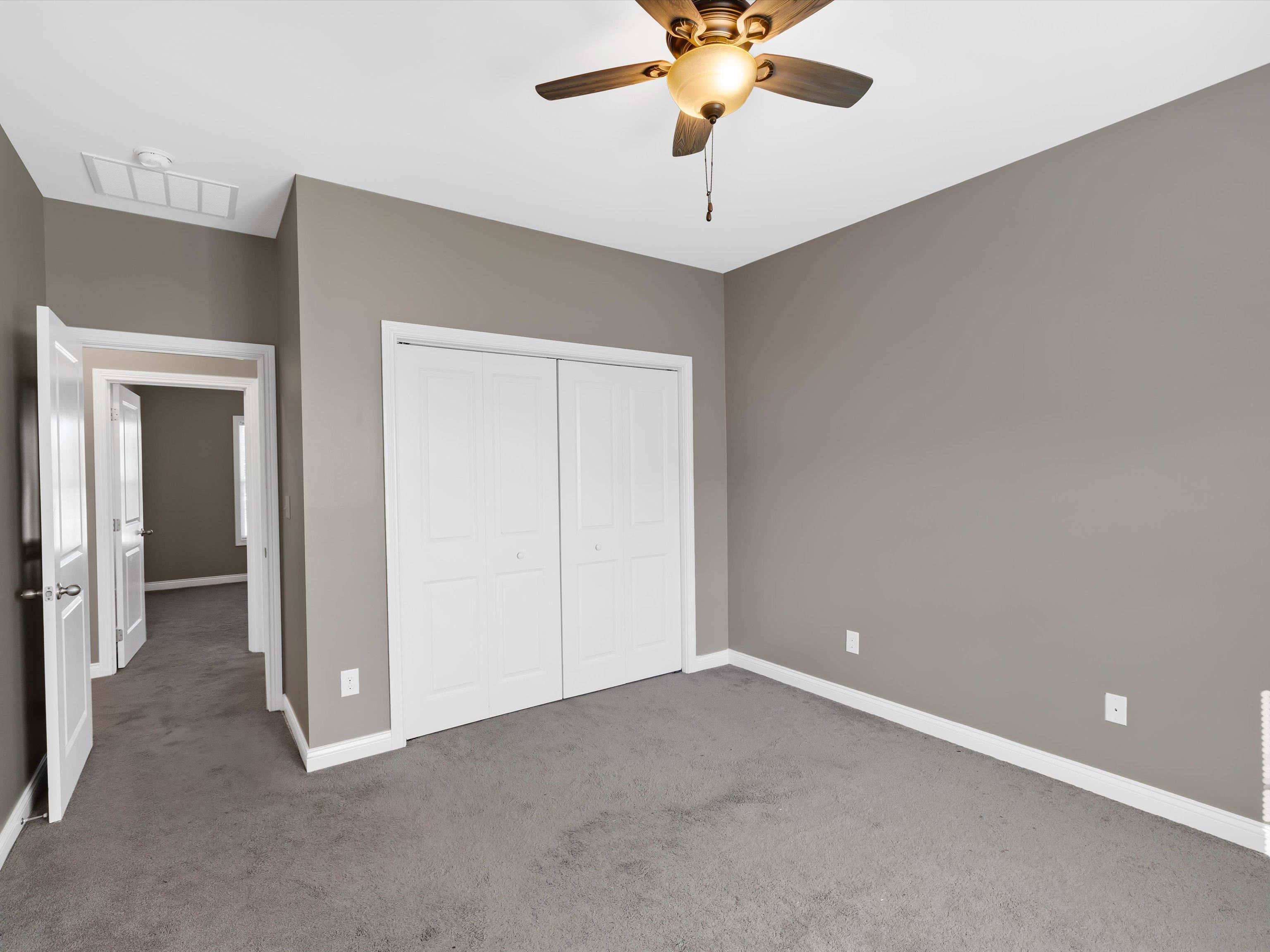5060 Diamond Drive, Owensboro, Kentucky 42303, 3 Bedrooms Bedrooms, ,2 BathroomsBathrooms,Single Family Residence,For Sale,Diamond Drive,92796