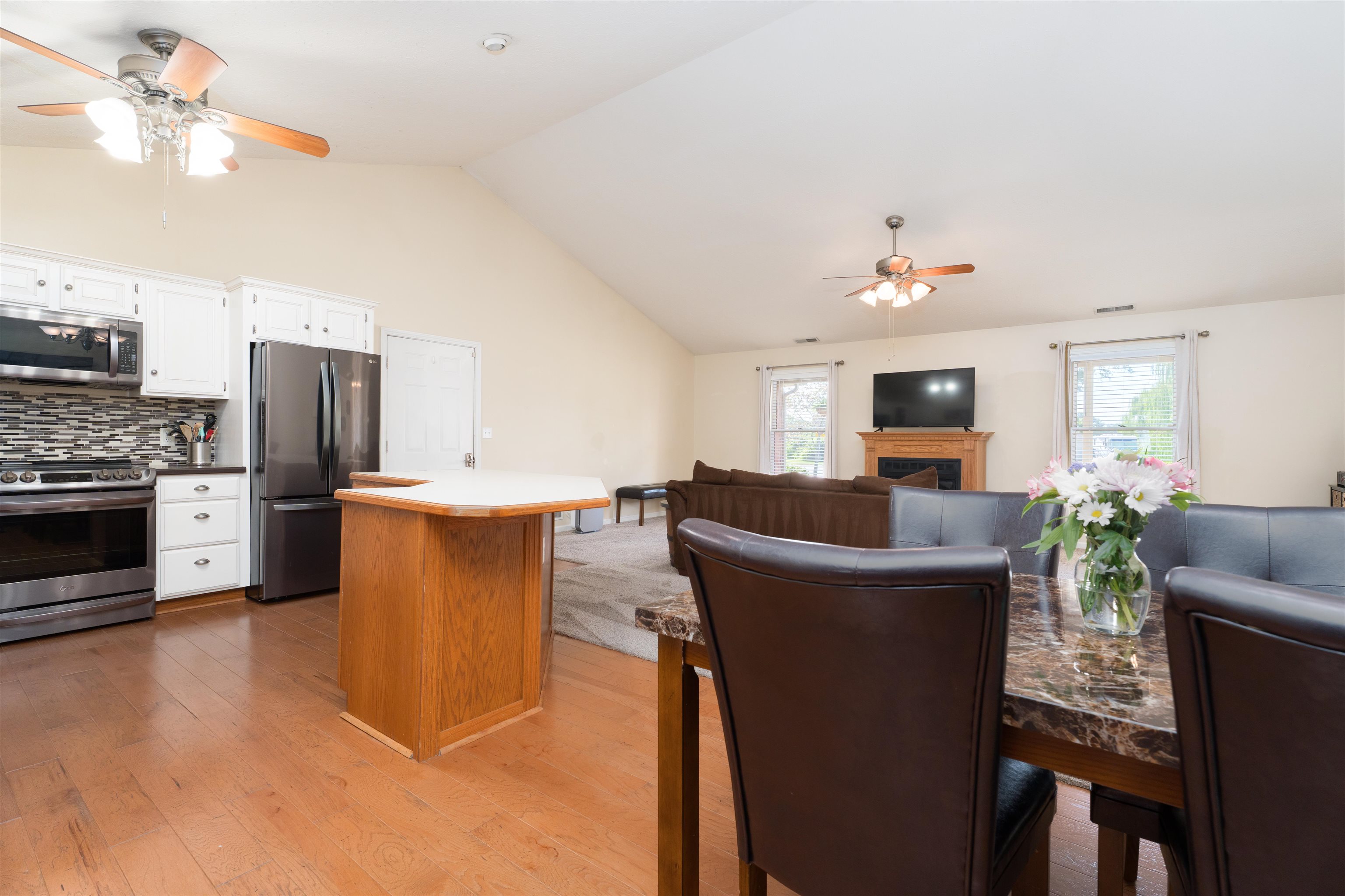 2701 Reid Rd, Owensboro, Kentucky 42303, 4 Bedrooms Bedrooms, ,2 BathroomsBathrooms,Single Family Residence,For Sale,Reid Rd,92797