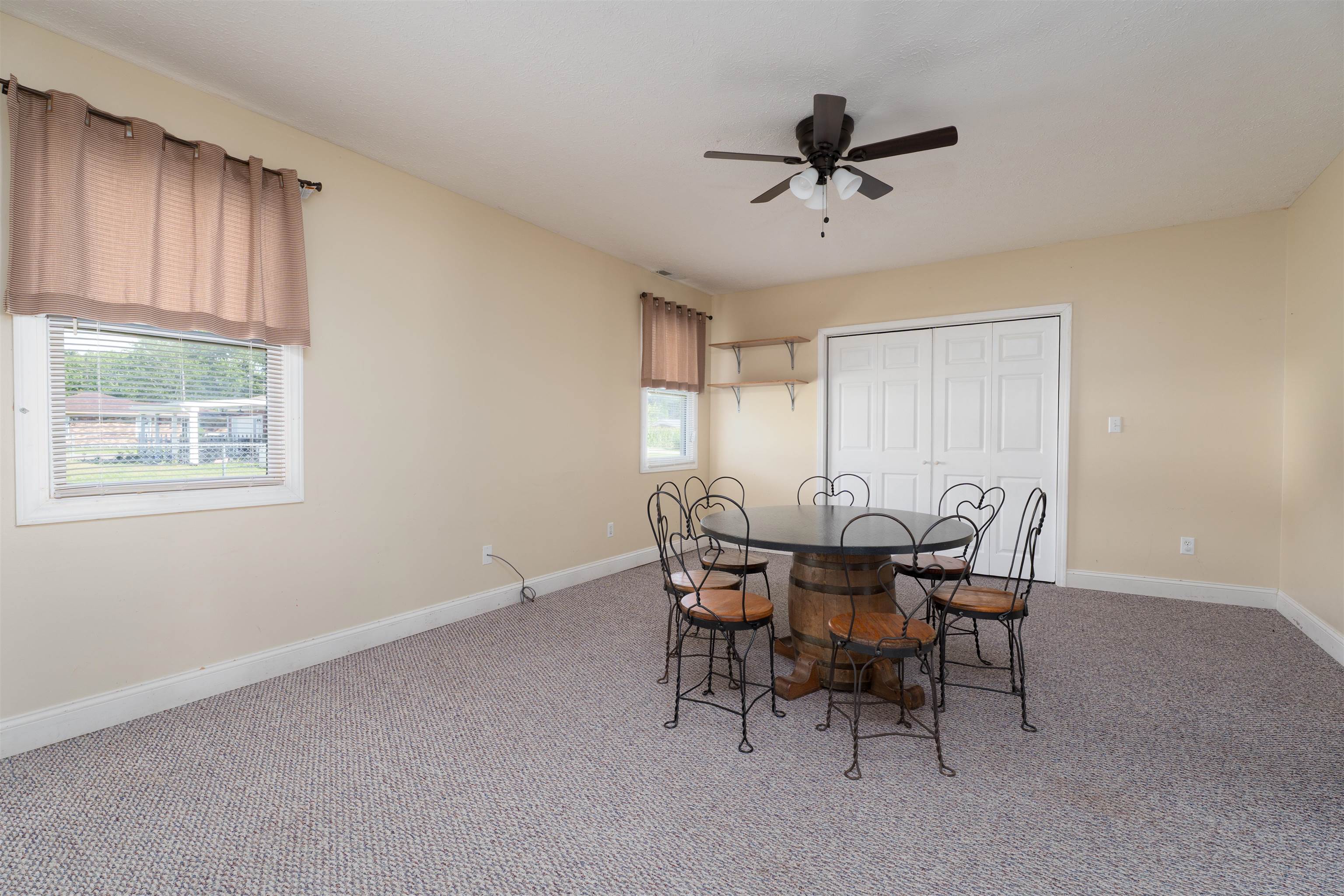 2701 Reid Rd, Owensboro, Kentucky 42303, 4 Bedrooms Bedrooms, ,2 BathroomsBathrooms,Single Family Residence,For Sale,Reid Rd,92797