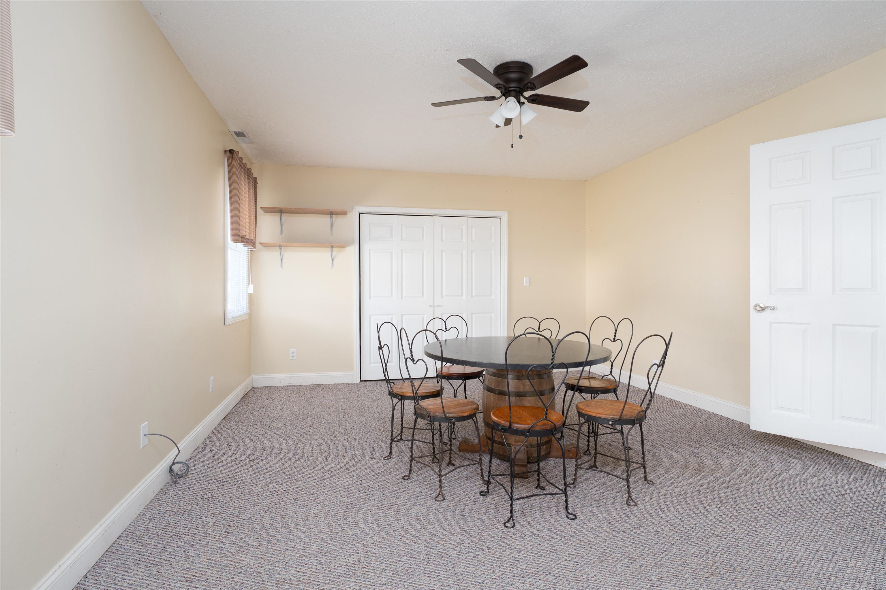 2701 Reid Rd, Owensboro, Kentucky 42303, 4 Bedrooms Bedrooms, ,2 BathroomsBathrooms,Single Family Residence,For Sale,Reid Rd,92797