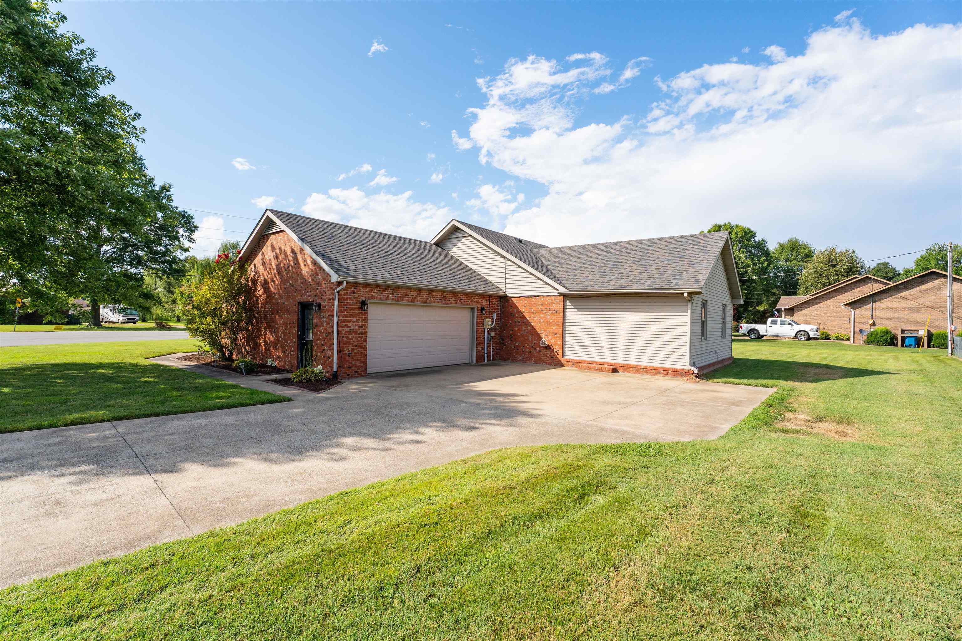2701 Reid Rd, Owensboro, Kentucky 42303, 4 Bedrooms Bedrooms, ,2 BathroomsBathrooms,Single Family Residence,For Sale,Reid Rd,92797