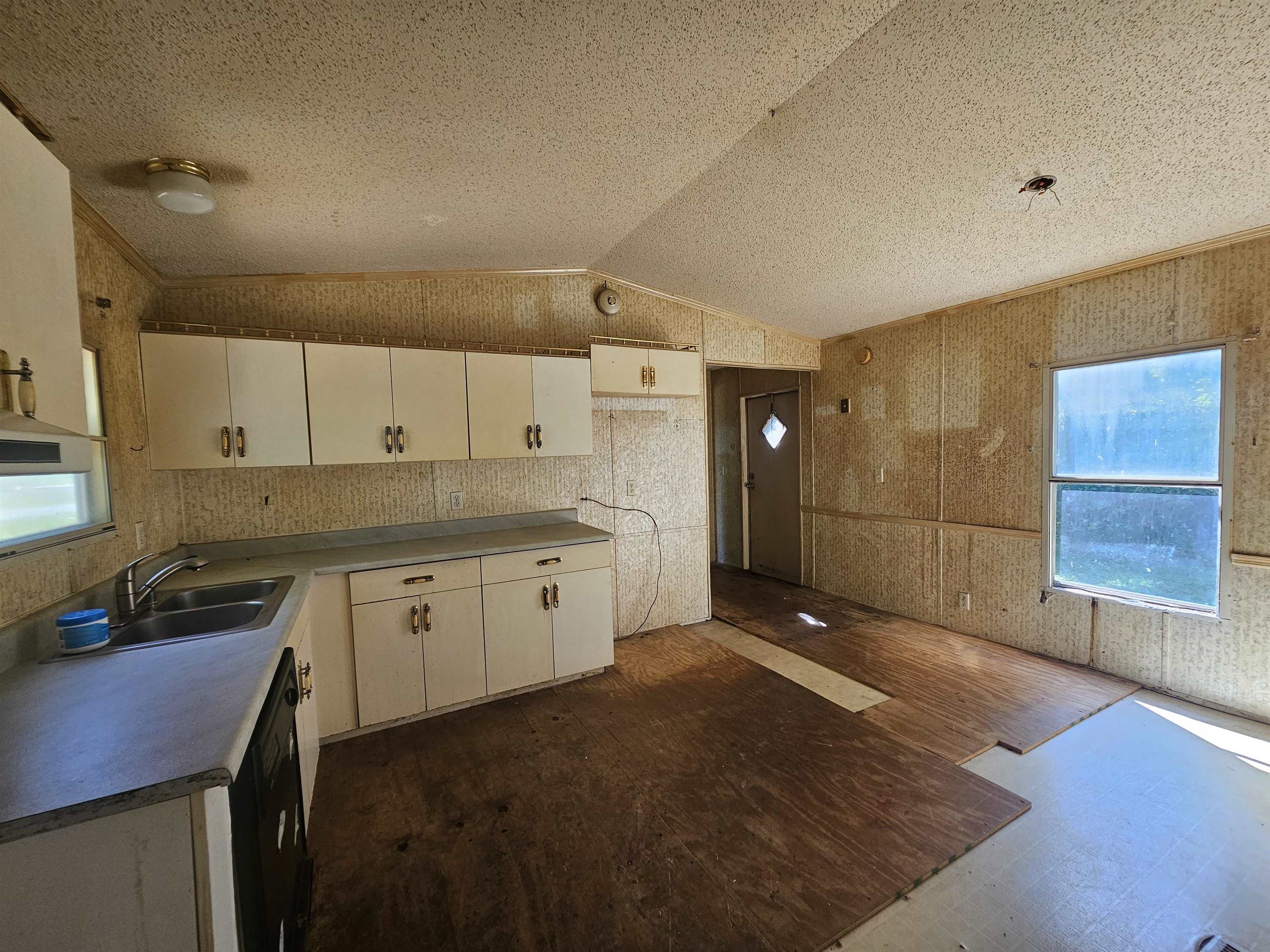 13902 US Hwy 60 E, Reed, Kentucky 42451, 3 Bedrooms Bedrooms, ,2 BathroomsBathrooms,Manufactured On Land,For Sale,US Hwy 60 E,92799