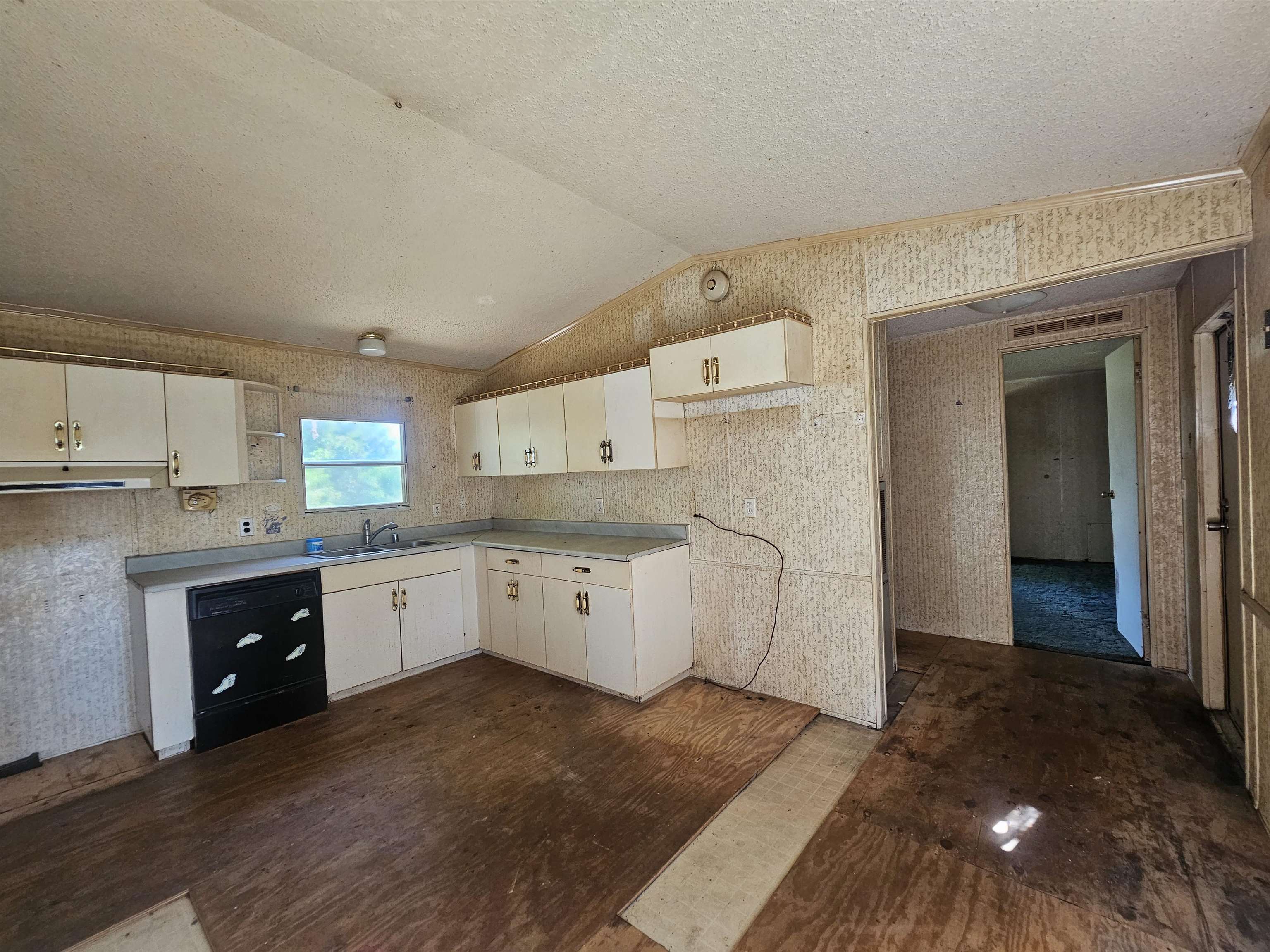 13902 US Hwy 60 E, Reed, Kentucky 42451, 3 Bedrooms Bedrooms, ,2 BathroomsBathrooms,Manufactured On Land,For Sale,US Hwy 60 E,92799