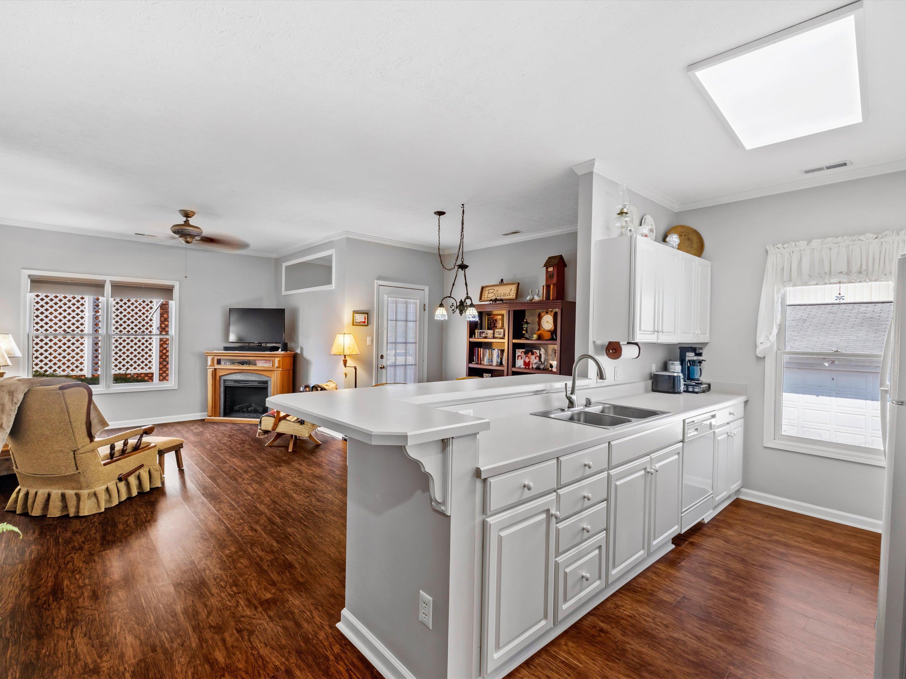921 1st Street, Owensboro, Kentucky 42303-0687, 2 Bedrooms Bedrooms, ,2 BathroomsBathrooms,Condominium,For Sale,1st Street,92800