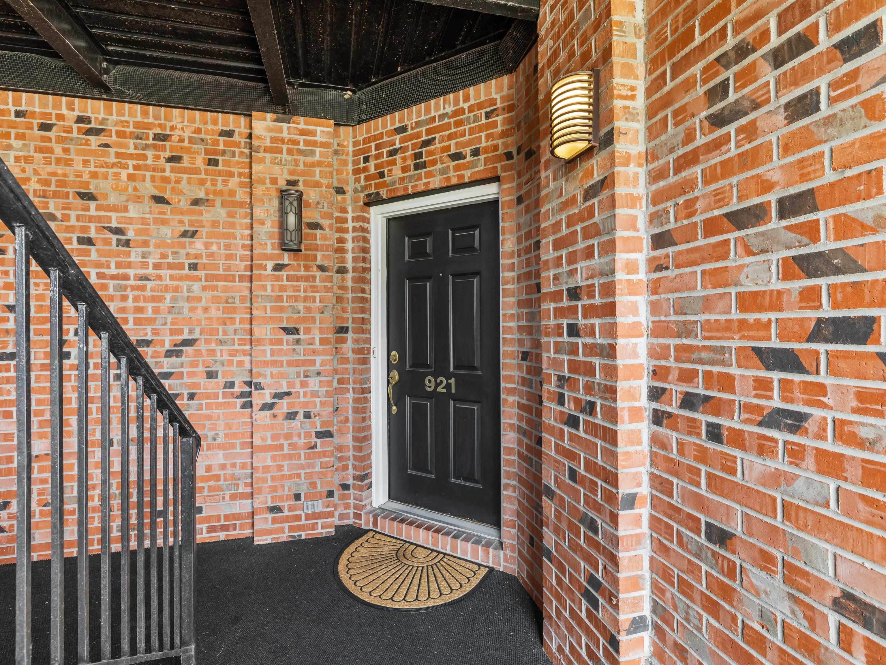 921 1st Street, Owensboro, Kentucky 42303-0687, 2 Bedrooms Bedrooms, ,2 BathroomsBathrooms,Condominium,For Sale,1st Street,92800