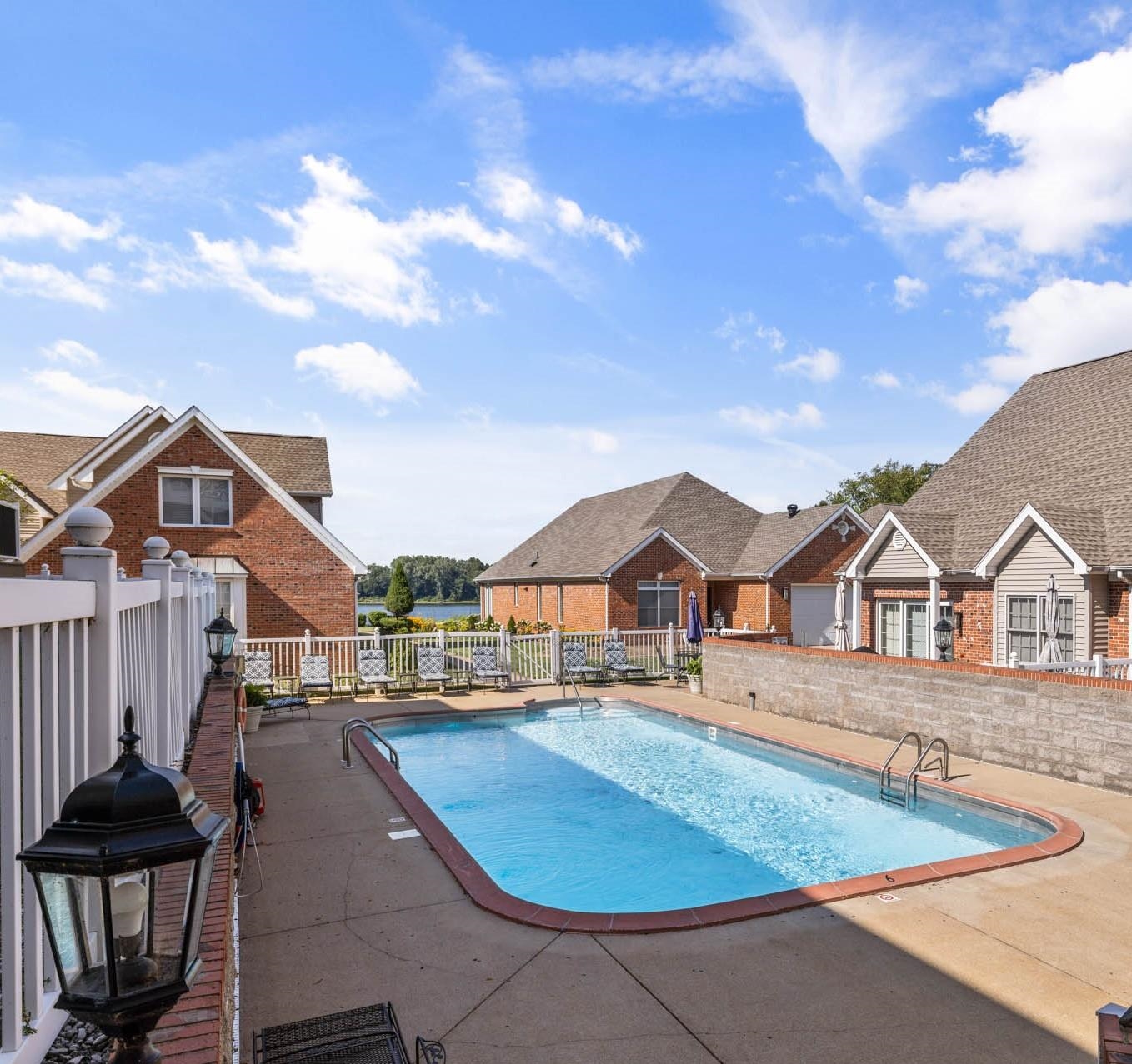 921 1st Street, Owensboro, Kentucky 42303-0687, 2 Bedrooms Bedrooms, ,2 BathroomsBathrooms,Condominium,For Sale,1st Street,92800