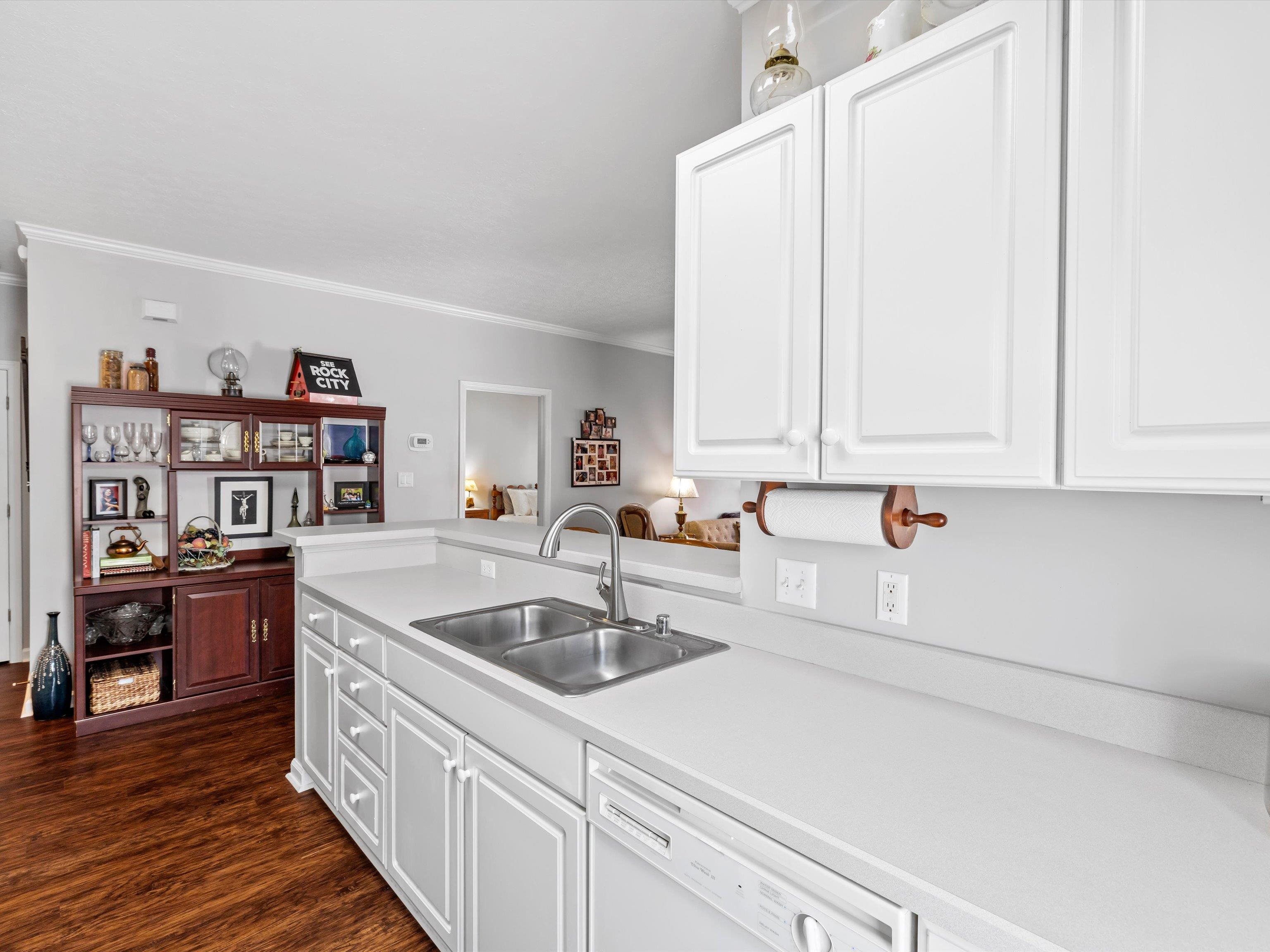 921 1st Street, Owensboro, Kentucky 42303-0687, 2 Bedrooms Bedrooms, ,2 BathroomsBathrooms,Condominium,For Sale,1st Street,92800
