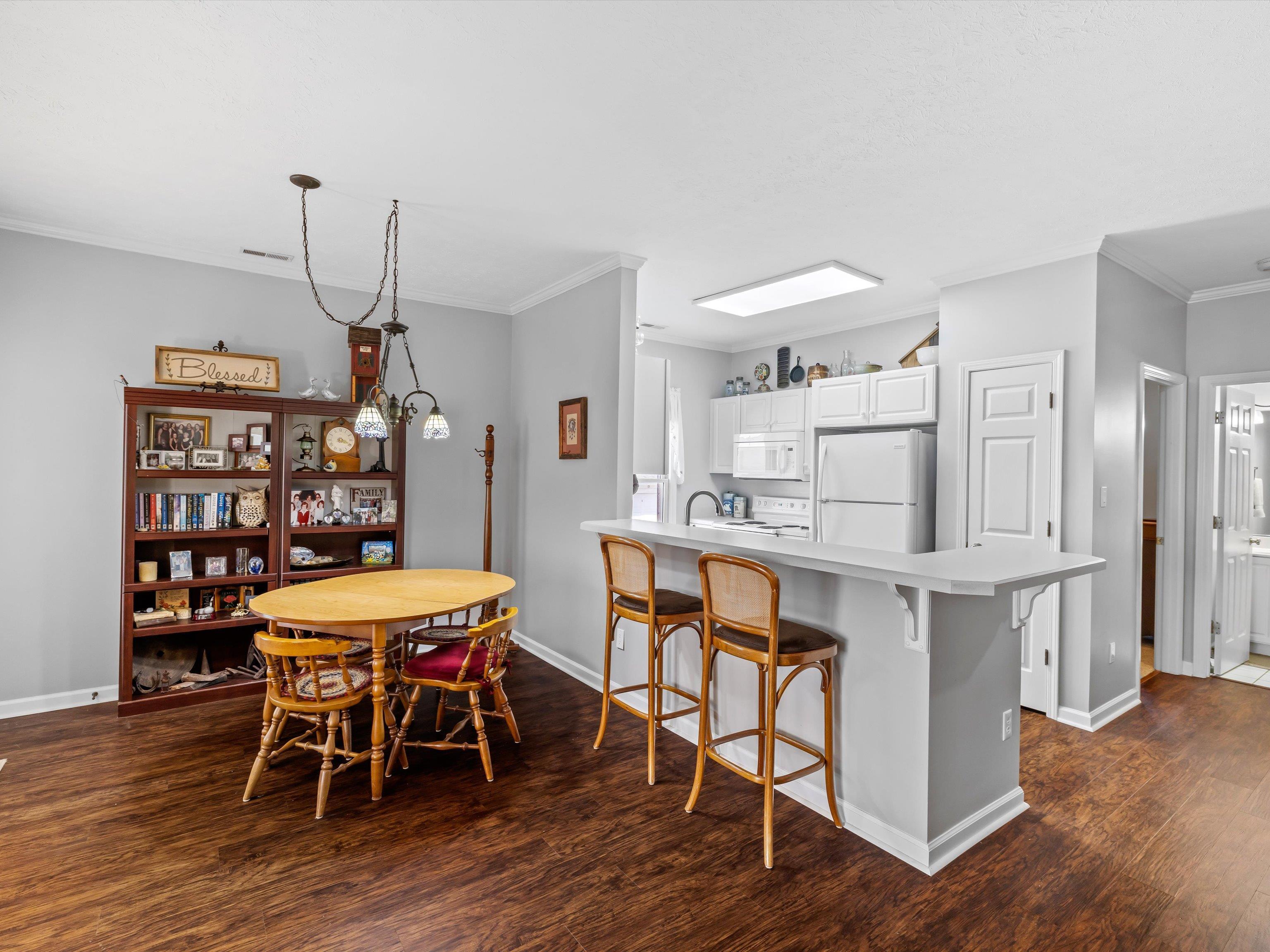 921 1st Street, Owensboro, Kentucky 42303-0687, 2 Bedrooms Bedrooms, ,2 BathroomsBathrooms,Condominium,For Sale,1st Street,92800