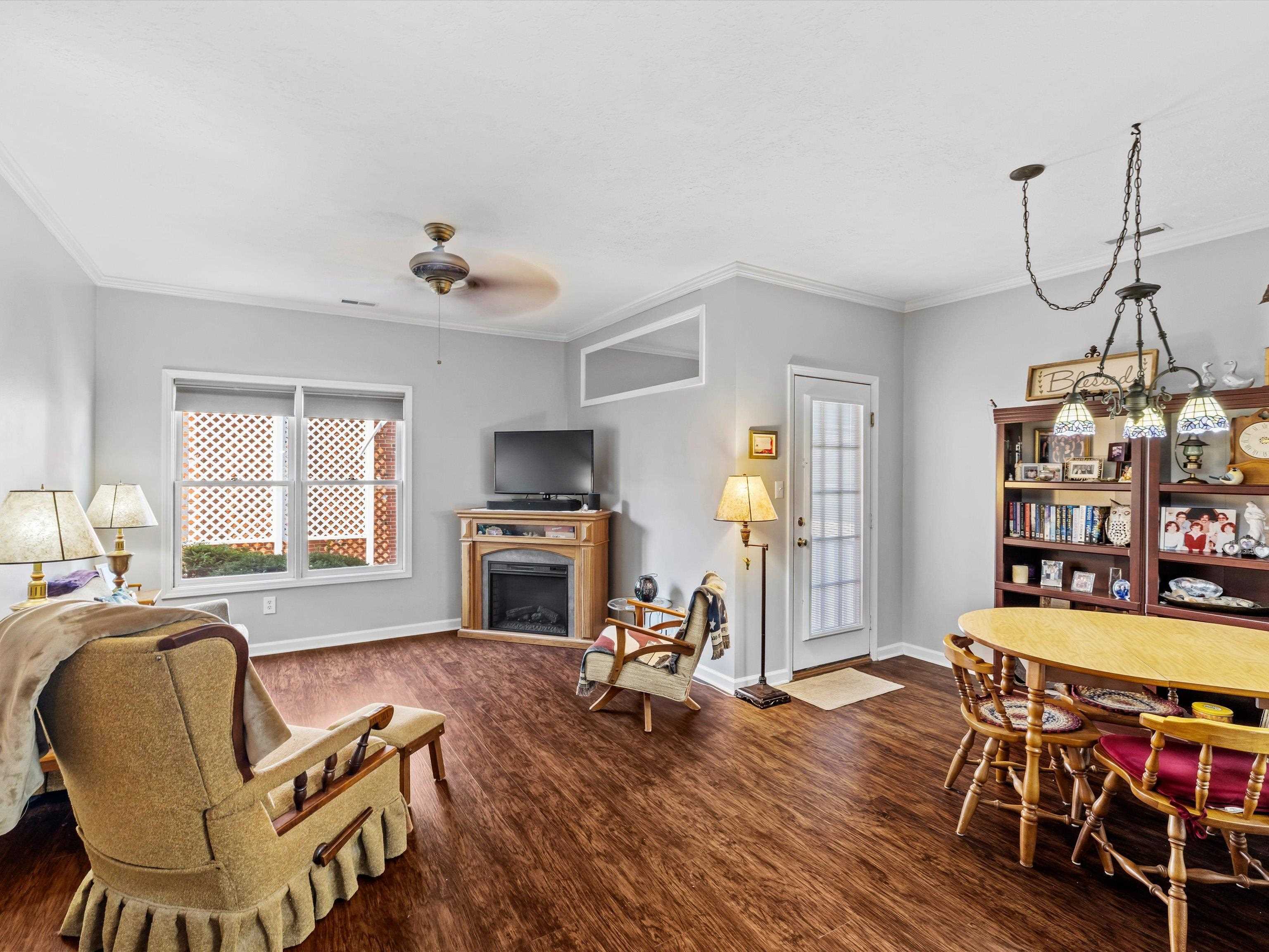 921 1st Street, Owensboro, Kentucky 42303-0687, 2 Bedrooms Bedrooms, ,2 BathroomsBathrooms,Condominium,For Sale,1st Street,92800