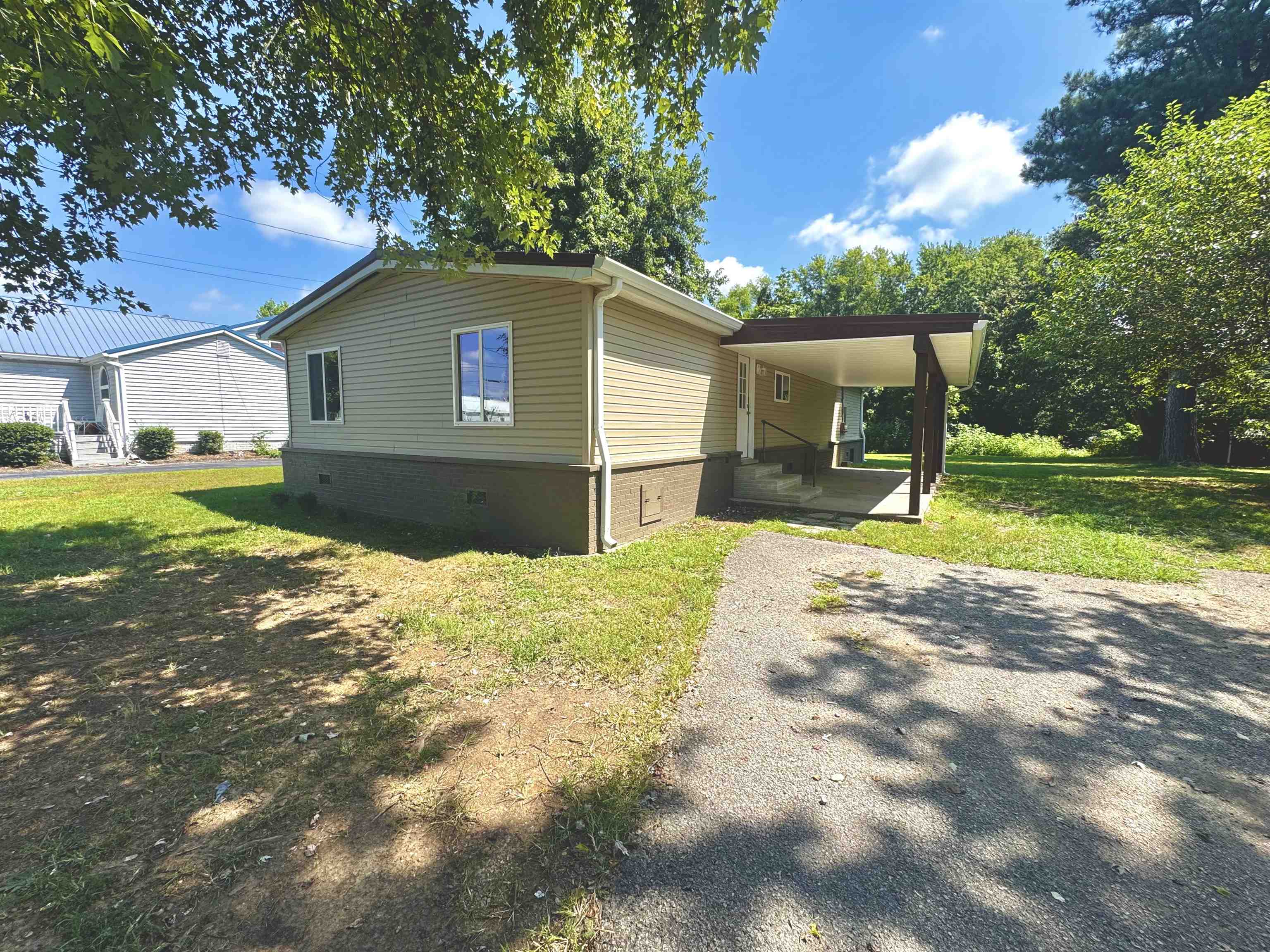 870 Main St, Calhoun, Kentucky 42327, 3 Bedrooms Bedrooms, ,2 BathroomsBathrooms,Single Family Residence,For Sale,Main St,92802