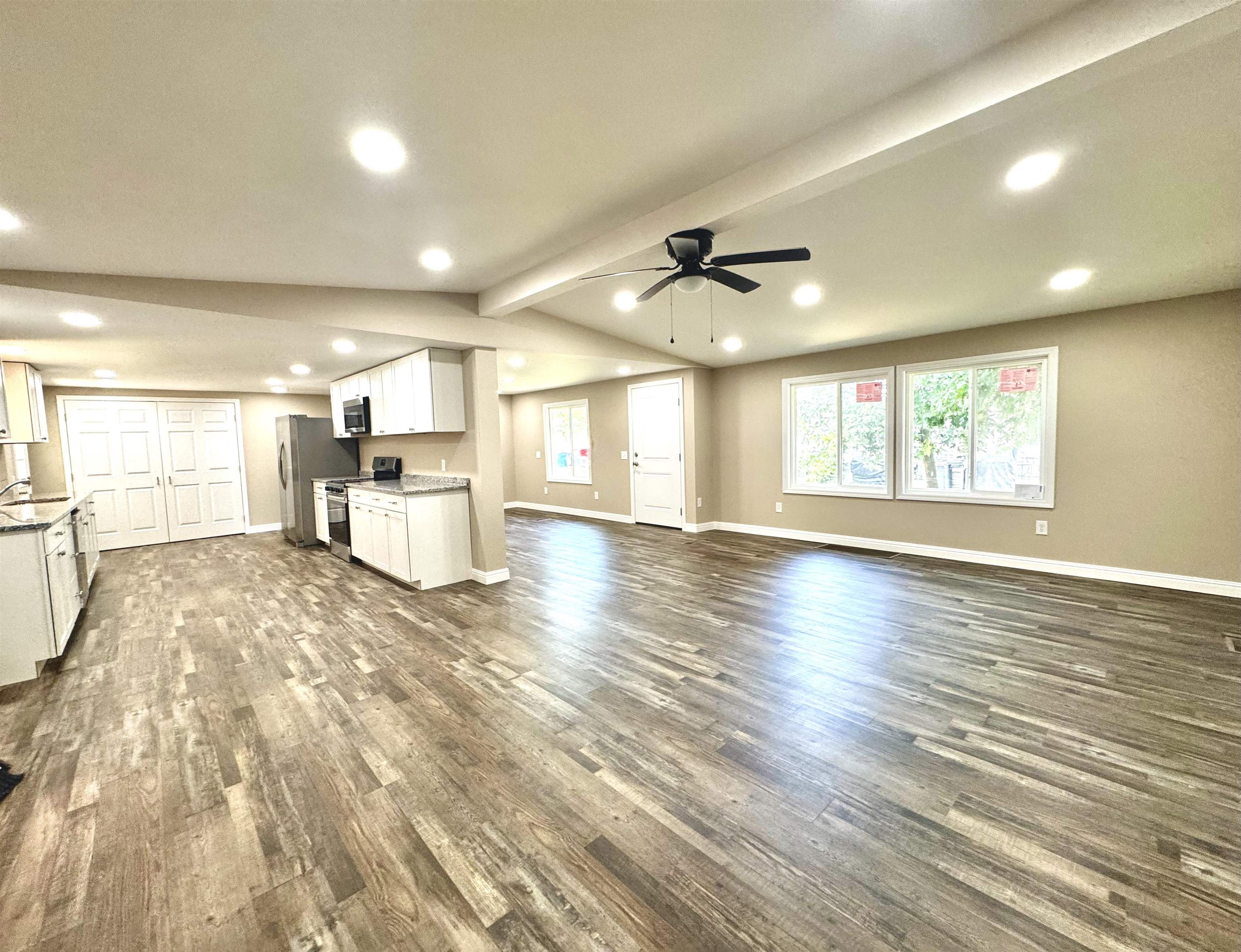 870 Main St, Calhoun, Kentucky 42327, 3 Bedrooms Bedrooms, ,2 BathroomsBathrooms,Single Family Residence,For Sale,Main St,92802