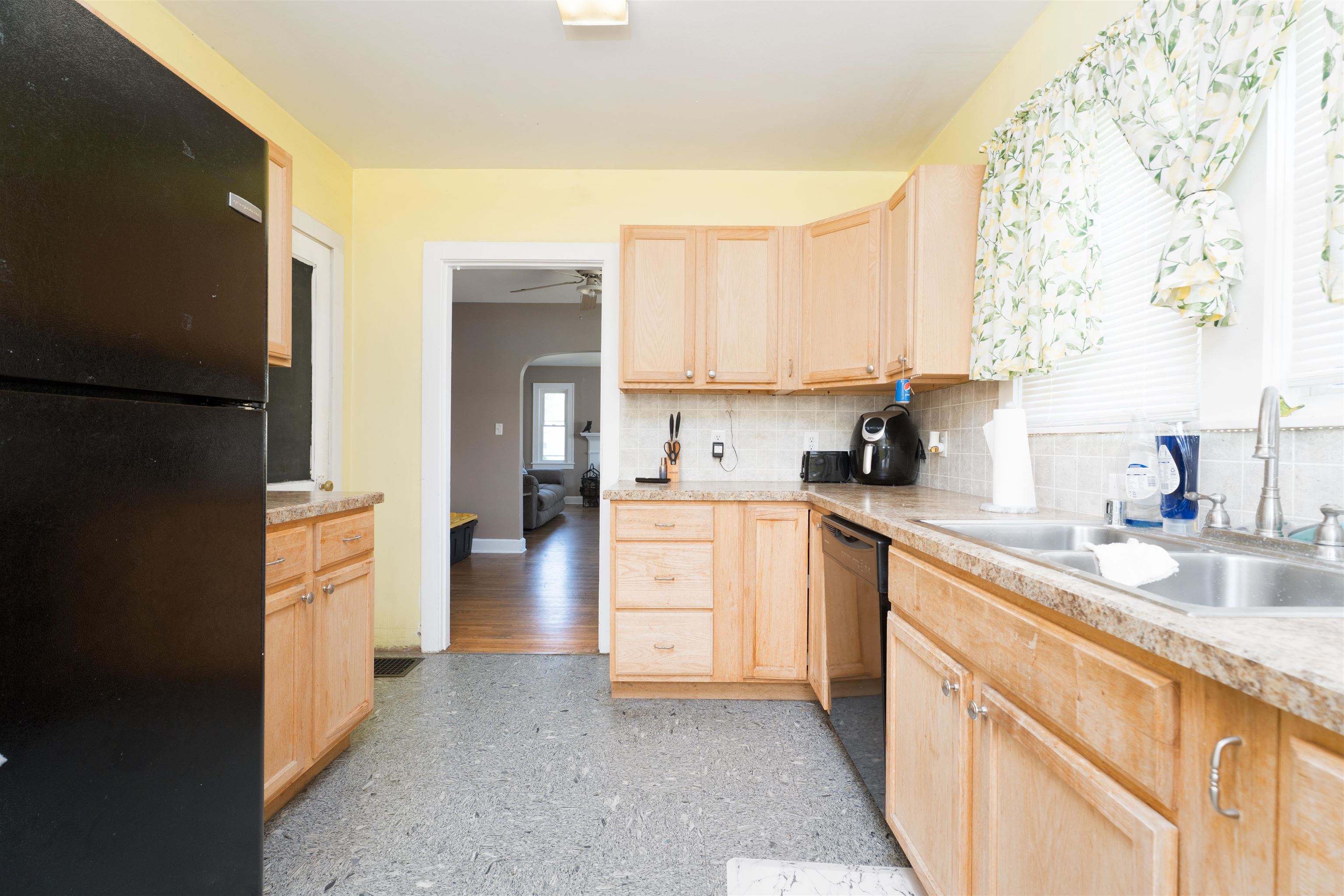 807 Walnut St, Owensboro, Kentucky 42301, 3 Bedrooms Bedrooms, ,1 BathroomBathrooms,Single Family Residence,For Sale,Walnut St,92806