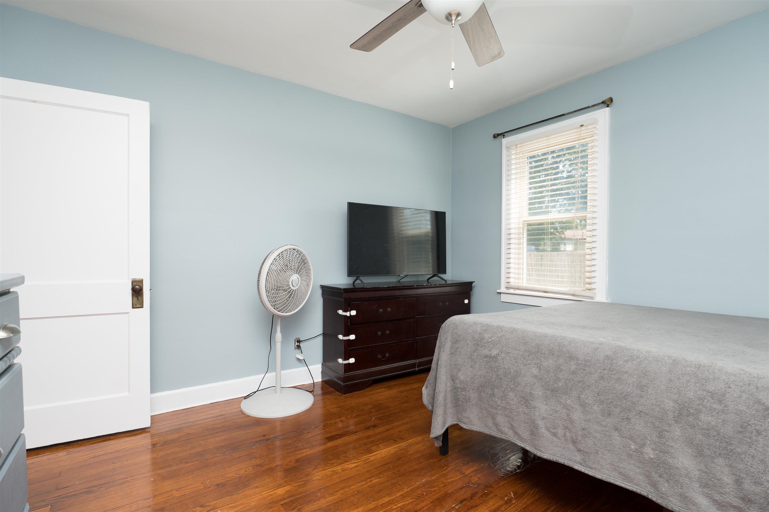 807 Walnut St, Owensboro, Kentucky 42301, 3 Bedrooms Bedrooms, ,1 BathroomBathrooms,Single Family Residence,For Sale,Walnut St,92806