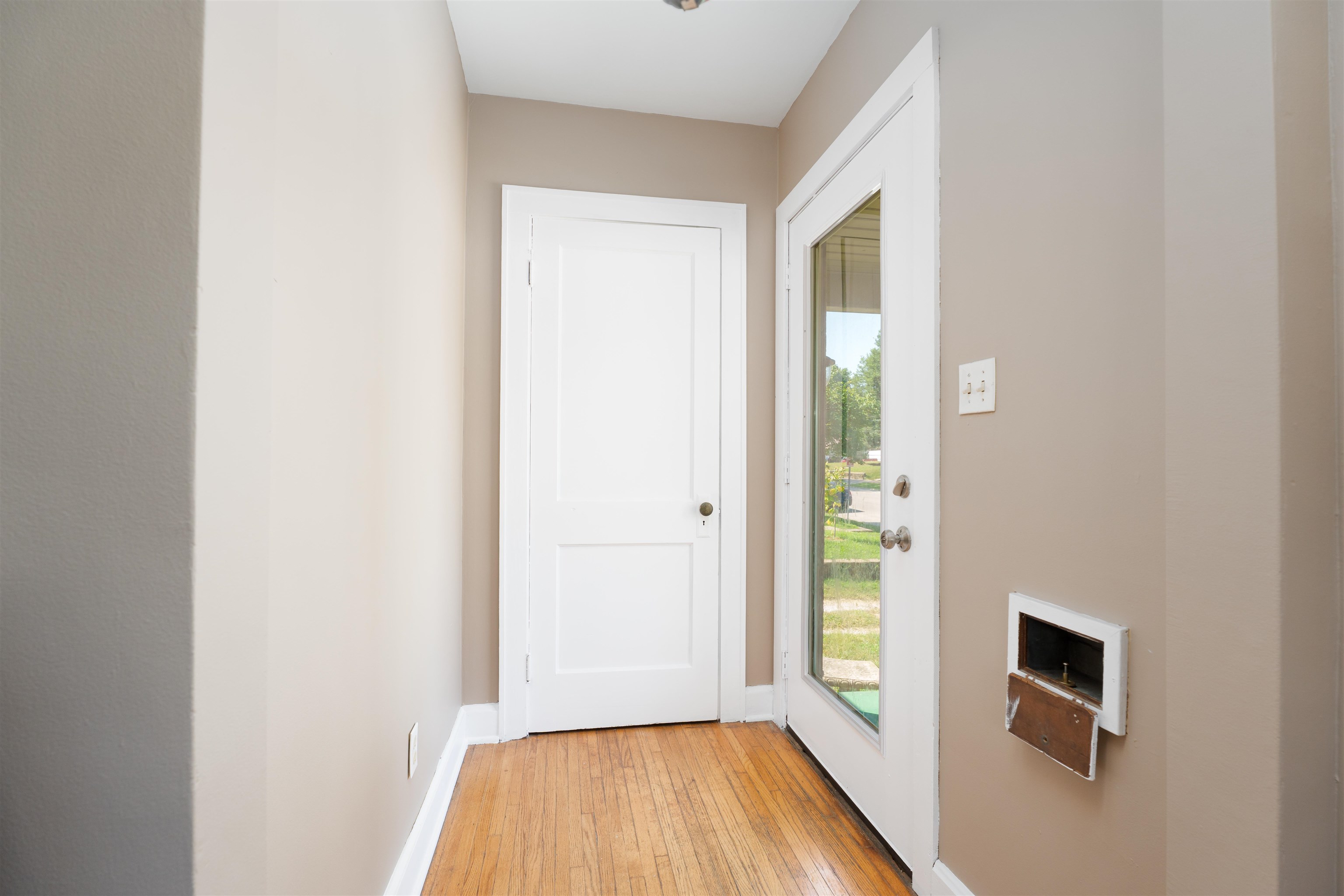 807 Walnut St, Owensboro, Kentucky 42301, 3 Bedrooms Bedrooms, ,1 BathroomBathrooms,Single Family Residence,For Sale,Walnut St,92806