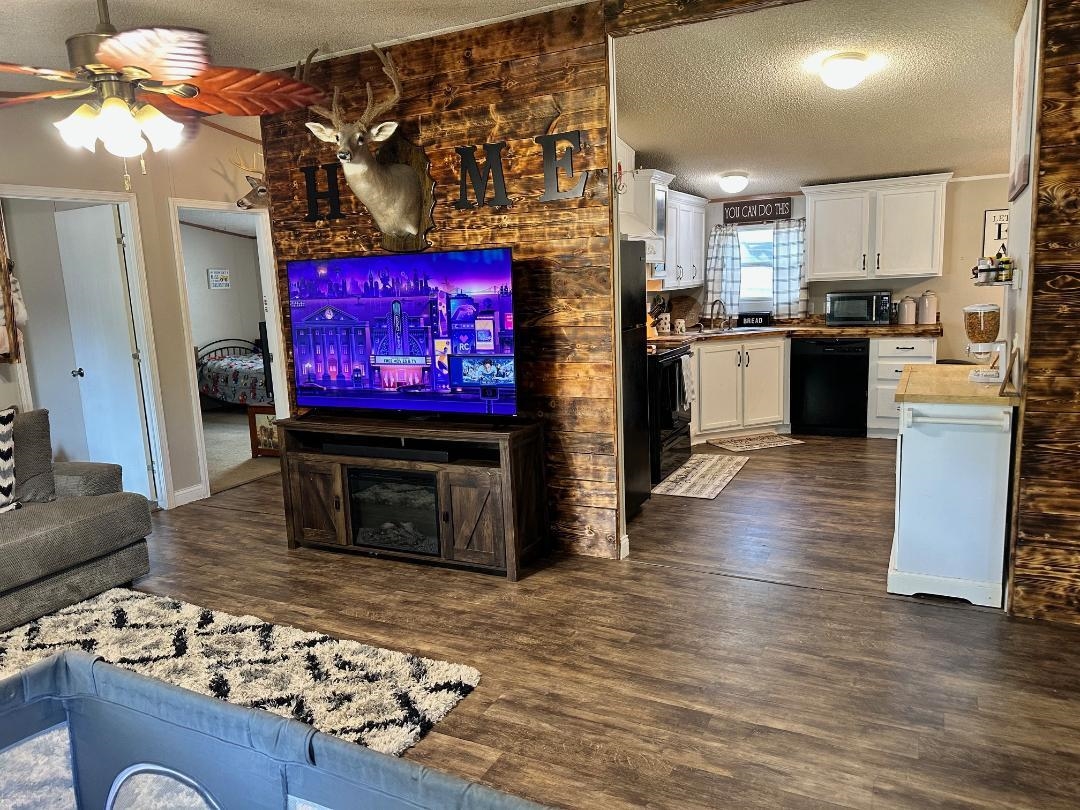 1012 Fentress Lookout Rd, Falls of Rough, Kentucky 40119, 3 Bedrooms Bedrooms, ,2 BathroomsBathrooms,Manufactured Home,For Sale,Fentress Lookout Rd,92807