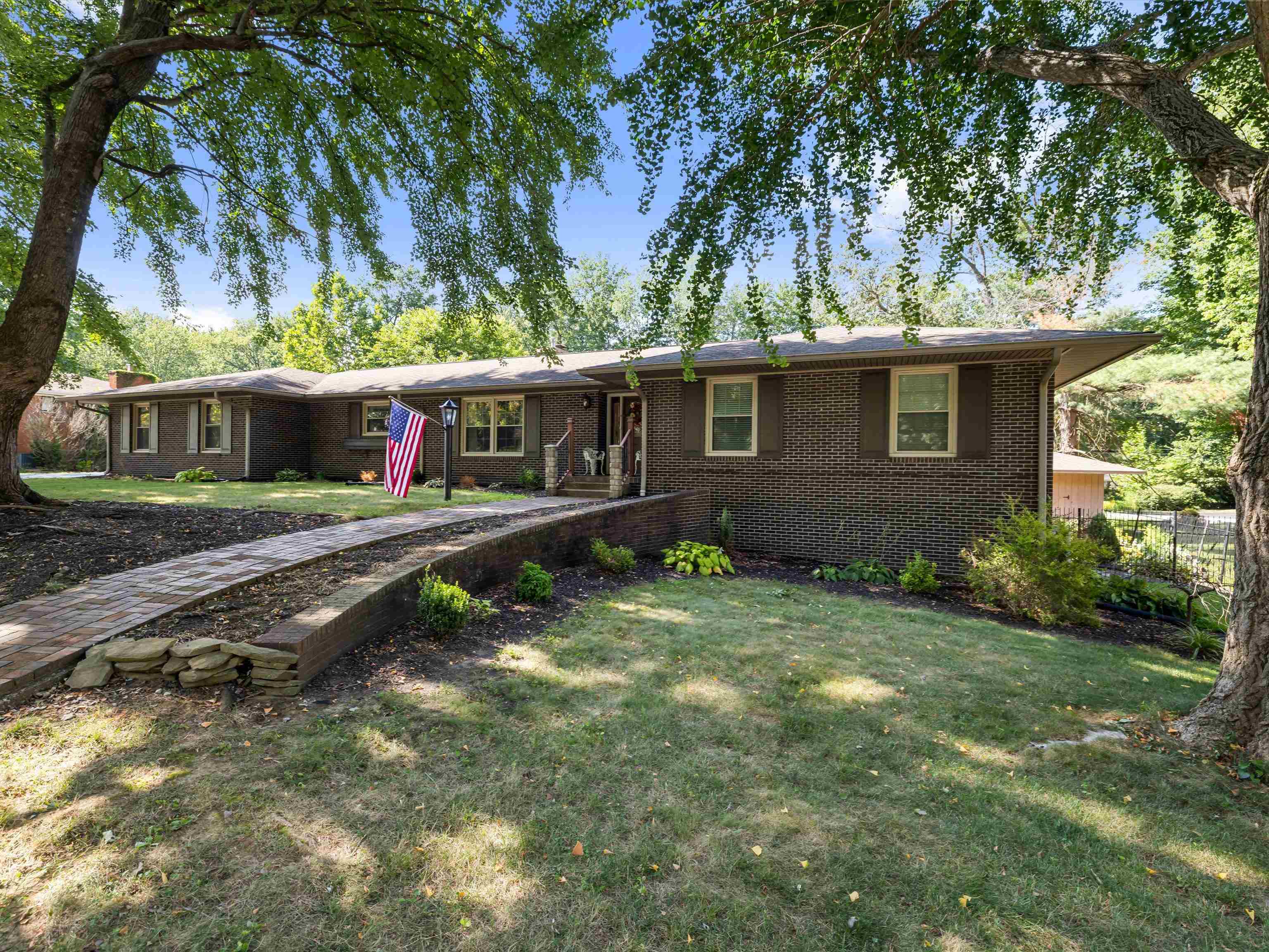 1247 Laurel Drive, Owensboro, Kentucky 42303, 5 Bedrooms Bedrooms, ,3 BathroomsBathrooms,Single Family Residence,For Sale,Laurel Drive,92809